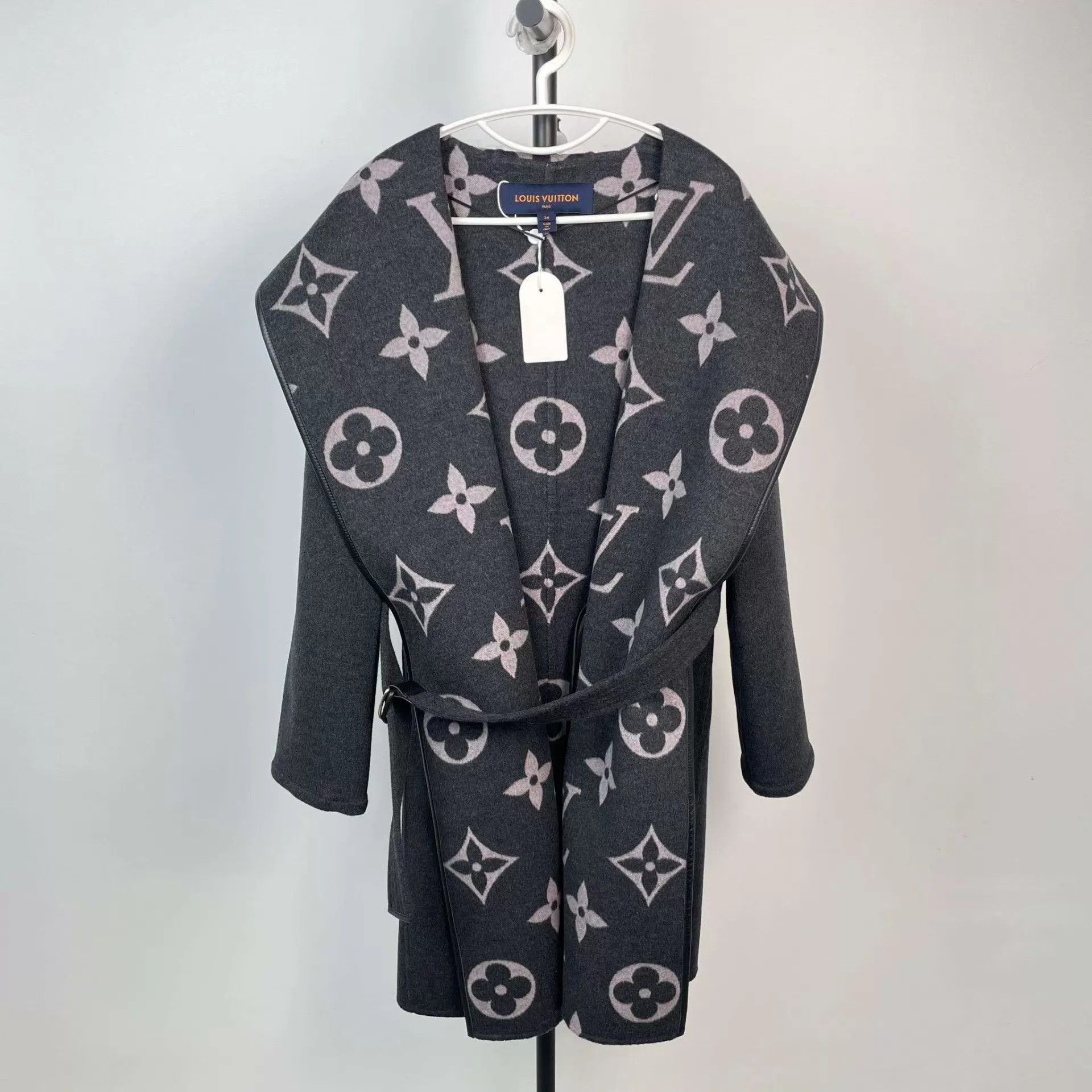 Louis Vuitton LV Monogram Wool Coat 34 Dark Gray Size XS / US 0-2 / IT 36-38 - 1 Thumbnail