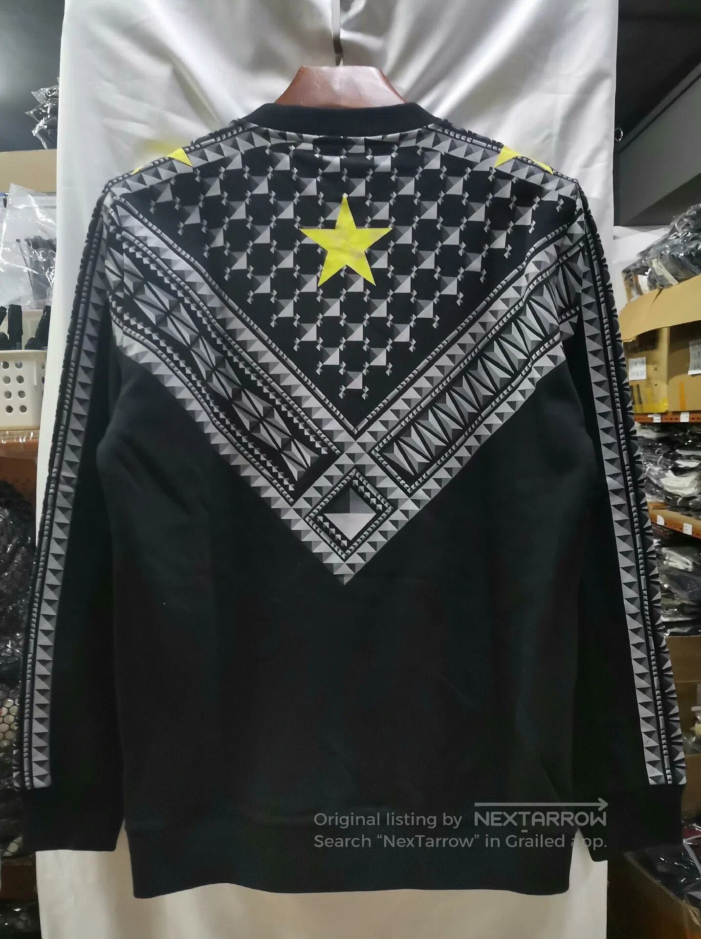 Givenchy Givenchy Men's Fleece Lined Sweatshirt. Size US M / EU 48-50 / 2 - 2 Thumbnail