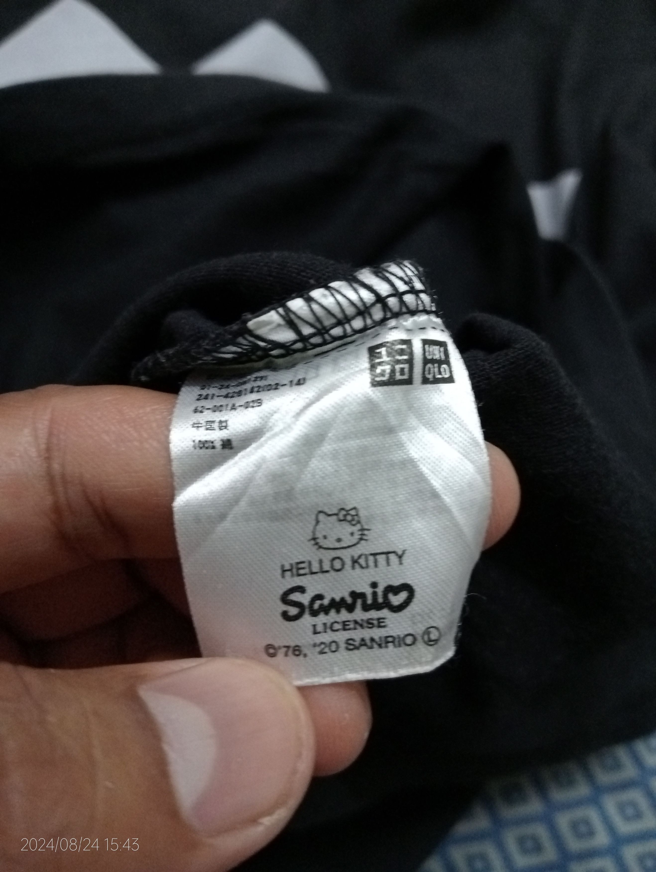 Anime Sanrio Hello Kitty T-Market Uniqlo Tee Size US XL / EU 56 / 4 - 2 Thumbnail