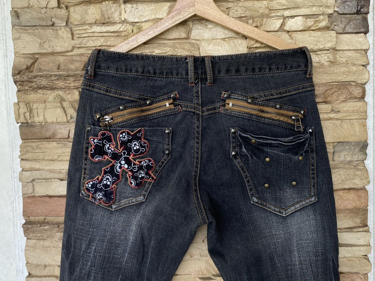 If Six Was Nine BCBG Skull Cross 💀 Flare Jeans Button Boot Cut Size US 33 - 2 Thumbnail