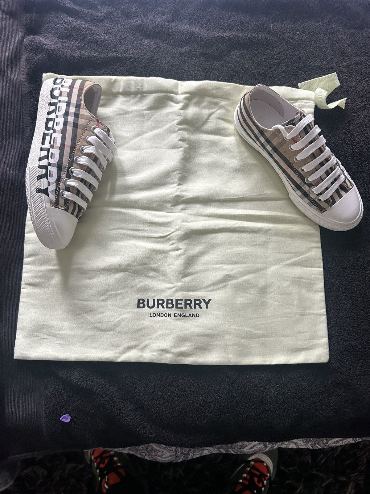 Burberry Burberry Logo Check Pattern Canvas Sneakers. Women’s Size US 7.5 / IT 37.5 - 3 Thumbnail