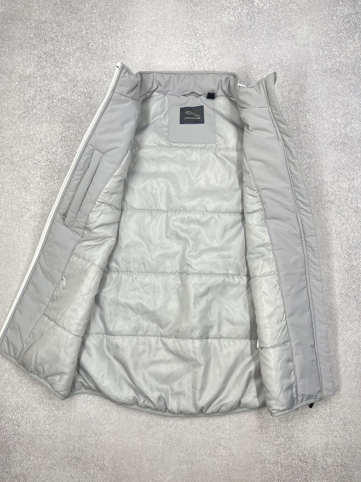 Formula 1 Racing Jaguar I Pace Etrophy Vest Grey Michelin F1 Size US S / EU 44-46 / 1 - 10 Thumbnail