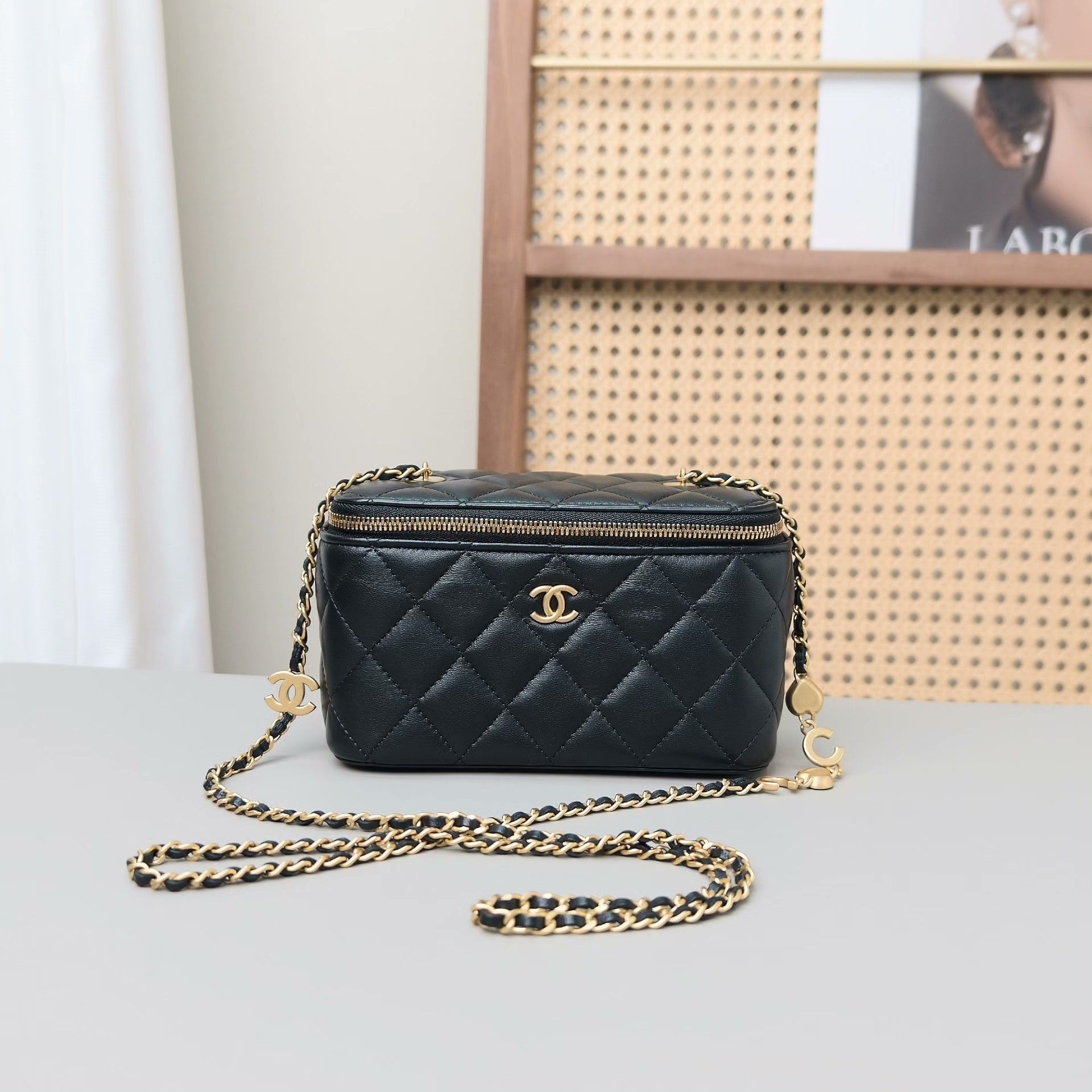 Chanel Pre-loved Bag Very good condition Size ONE SIZE - 1 Thumbnail