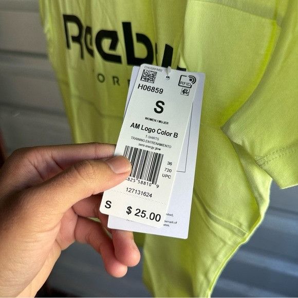 Reebok NWT REEBOK WOMEN’S CORE IO YELLOW T-SHIRT SZ SMALL S Size S / US 4 / IT 40 - 3 Thumbnail