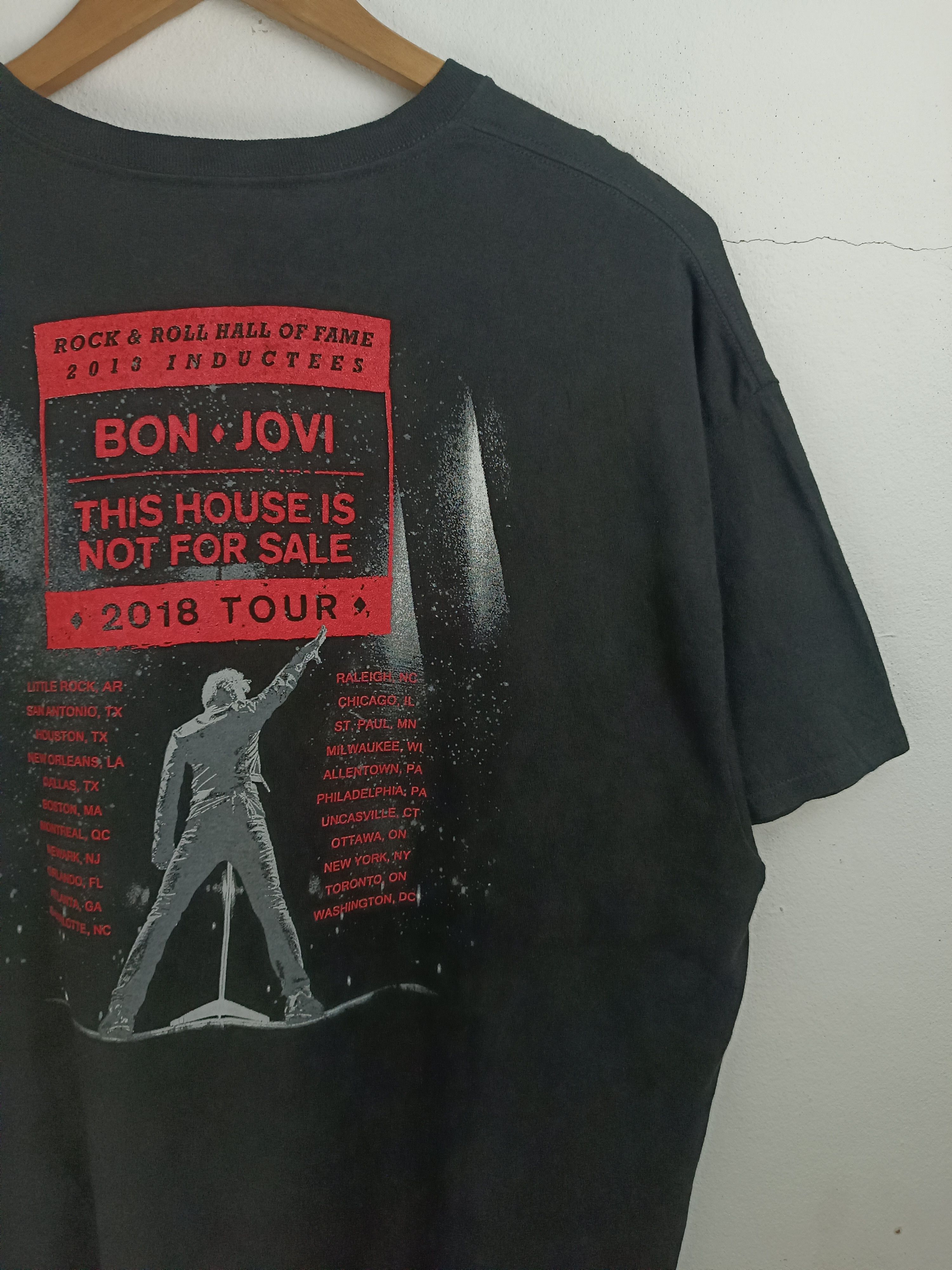 Band Tees VINTAGE 2018 BON JOVI TOUR HALL OF FAME kiss acdc gnr Size US XXL / EU 58 / 5 - 14 Thumbnail