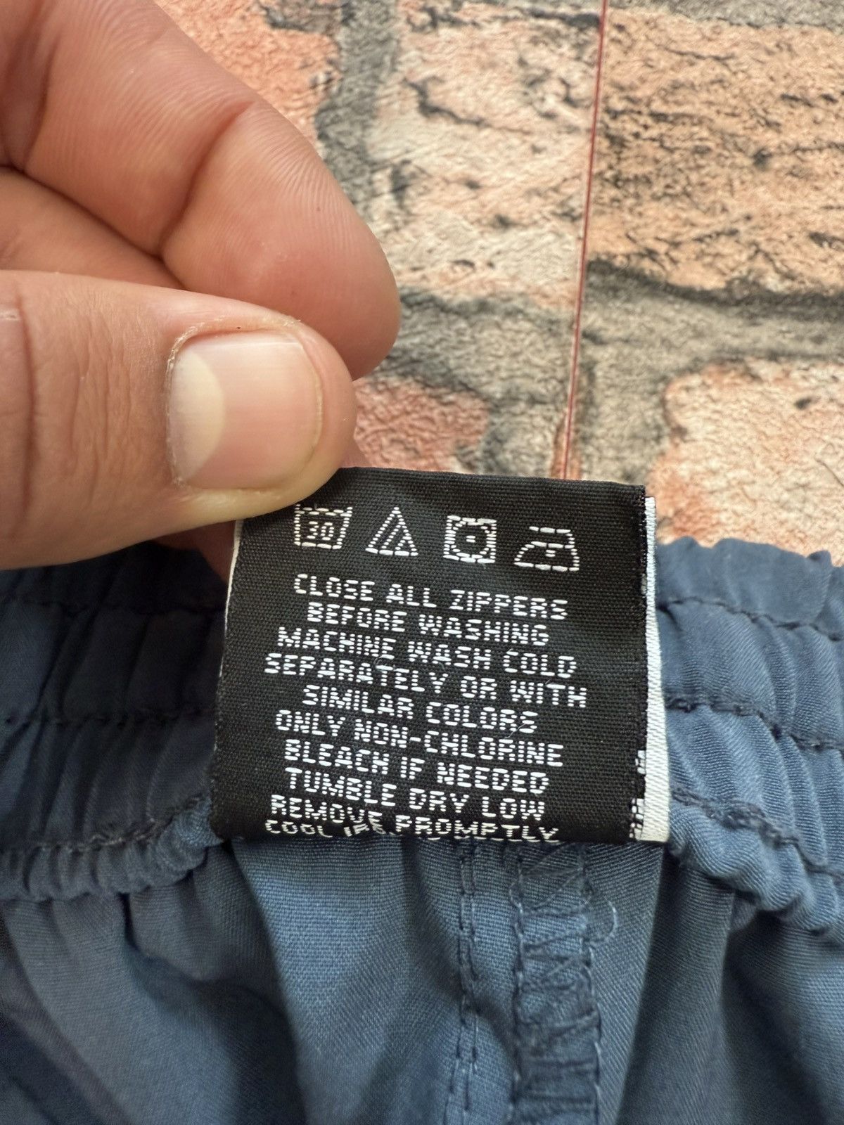 New Balance 90’s NEW BALANCE RARE ZIP LOGO Y2K RETRO NYLON TRACK PANTS Size US 32 / EU 48 - 9 Thumbnail