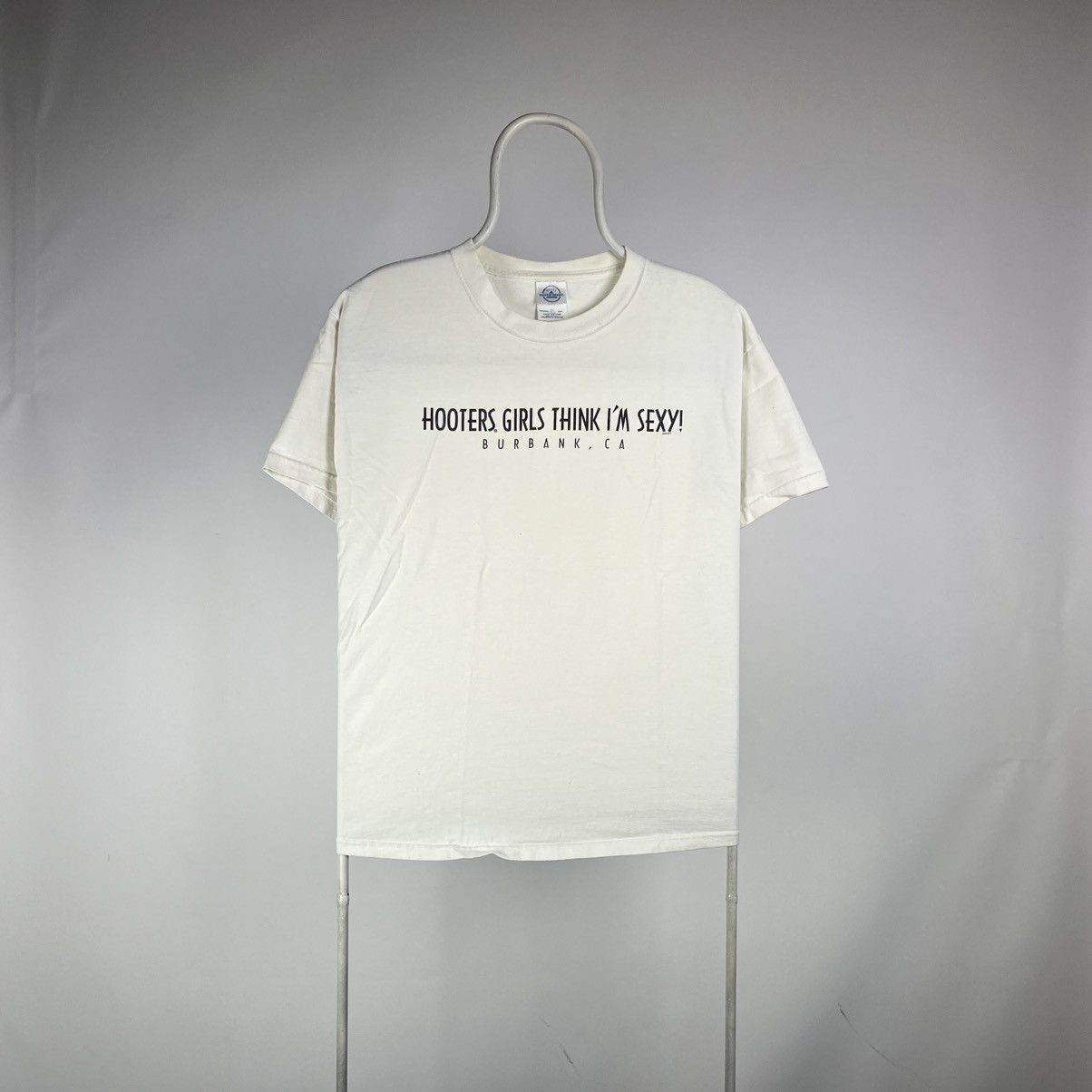 Band Tees Hooters girls thinks im sexy tshirt humor size large Size US L / EU 52-54 / 3 - 1 Thumbnail