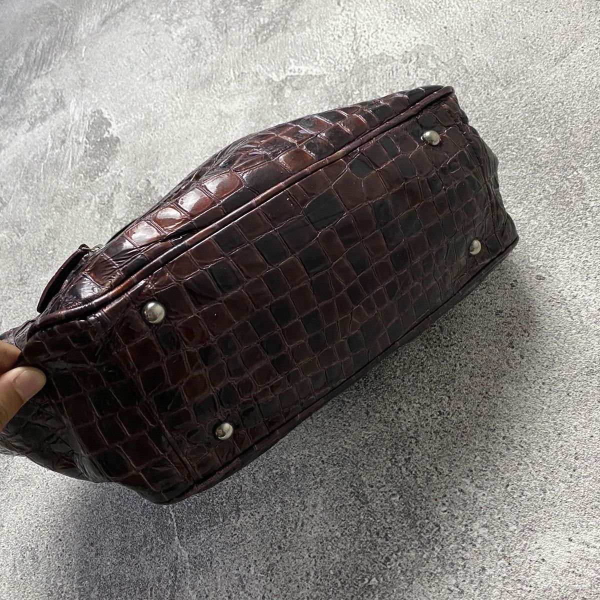 Japanese Brand 2000s Crocodile Pattern Leather Shoulder Bag Size ONE SIZE - 10 Thumbnail
