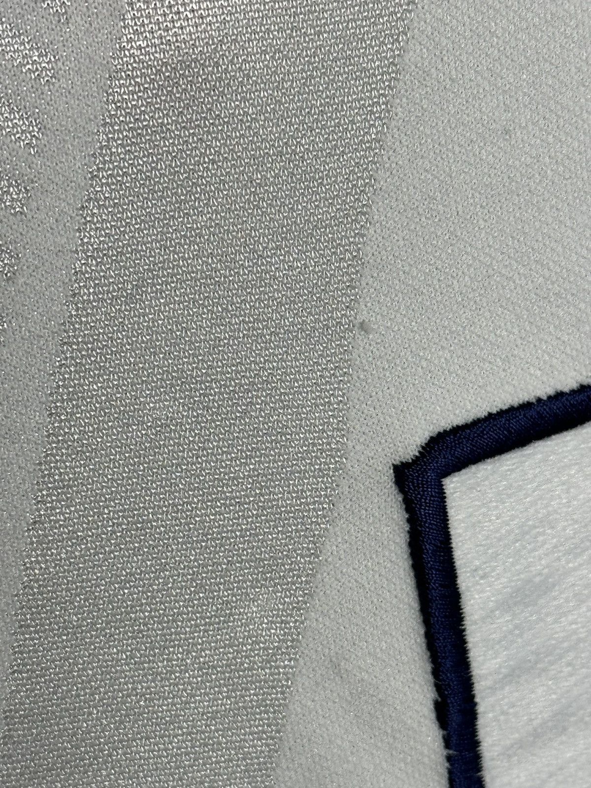 Umbro Tottenham Hotspur 93/95 Home Football Jersey Size US M / EU 48-50 / 2 - 17 Thumbnail