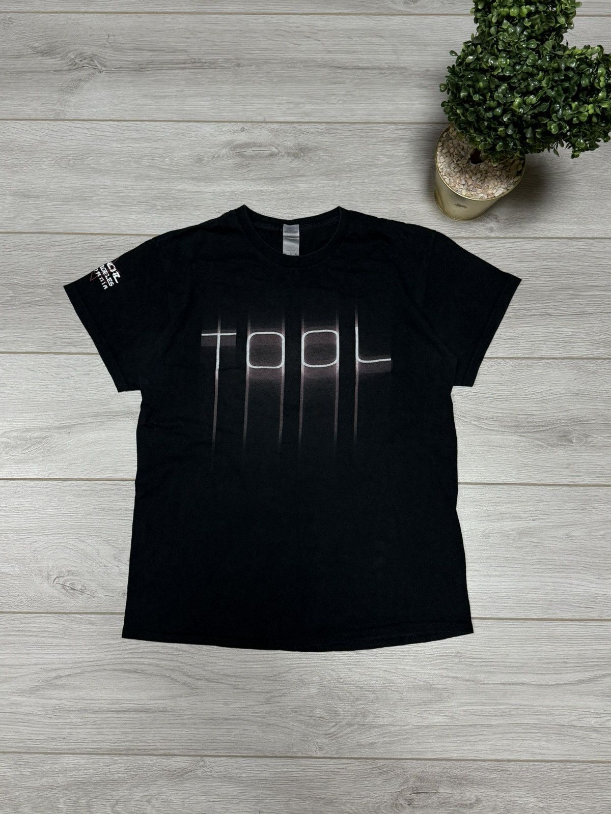 Gildan Tool Los Angeles 2022 vintage tee shirt monster tee shirt Size US M / EU 48-50 / 2 - 1 Thumbnail
