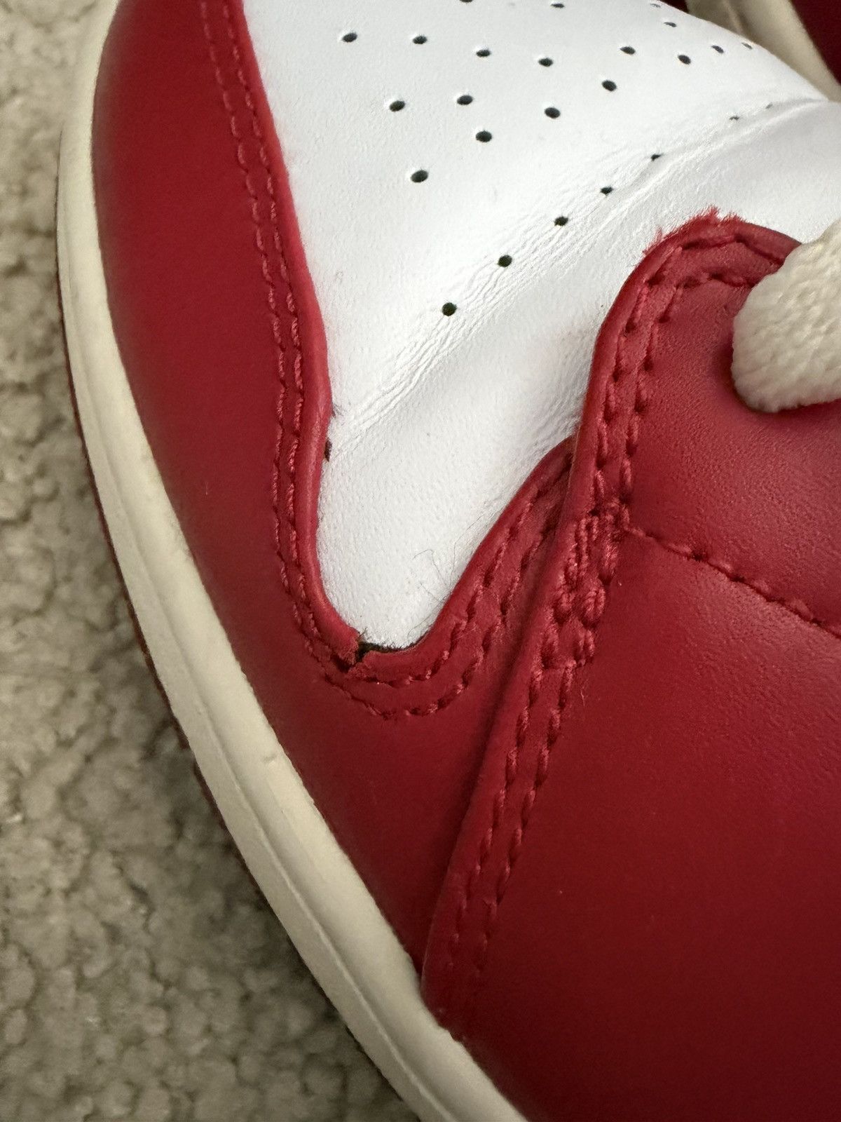 Jordan Brand Air Jordan 1 Retro High 2013 Chicago 2013 Size US 11 / EU 44 - 18 Thumbnail
