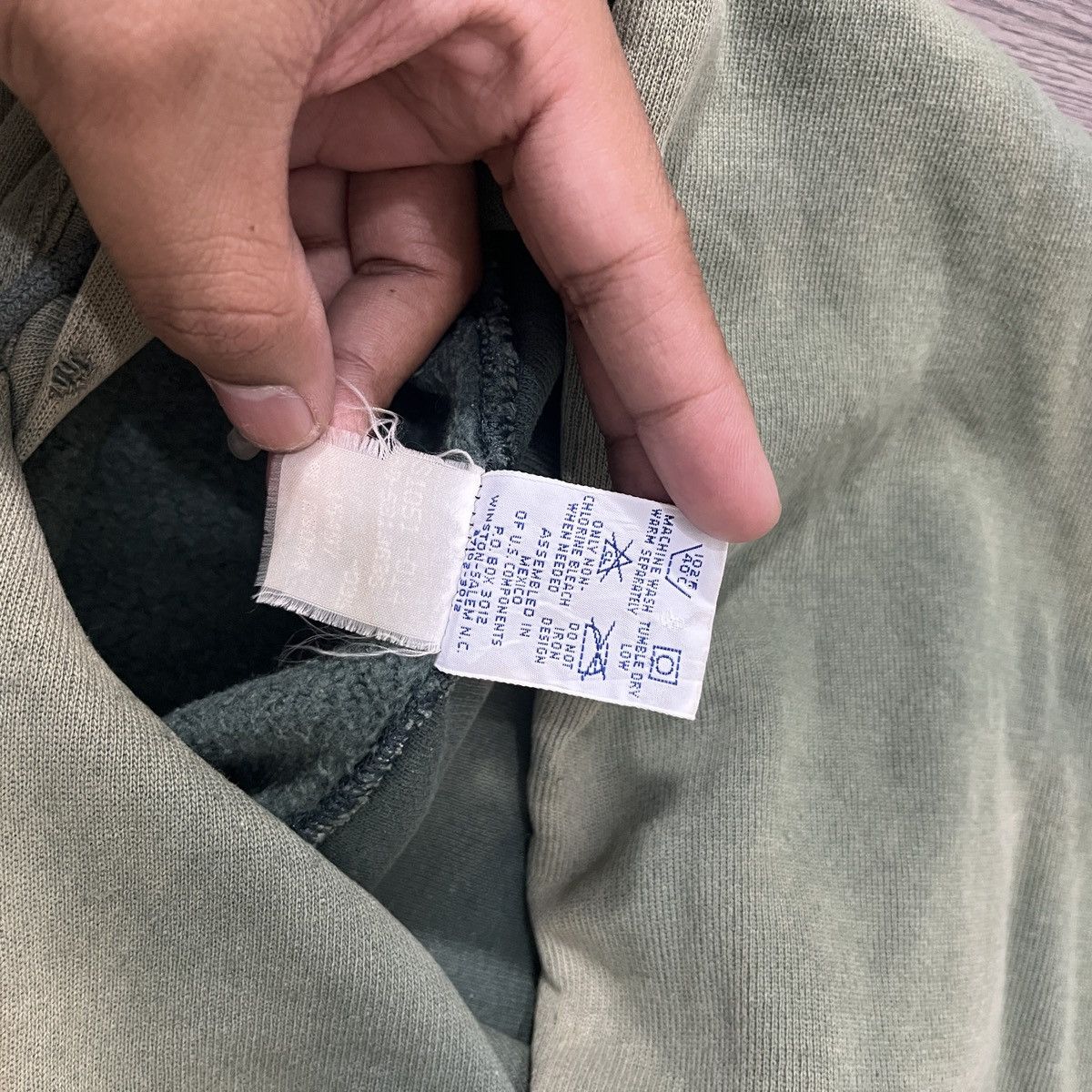 Japanese Brand Crazy SunFaded Champion Reverse Weave Basic Logo Hodie Size US L / EU 52-54 / 3 - 16 Thumbnail