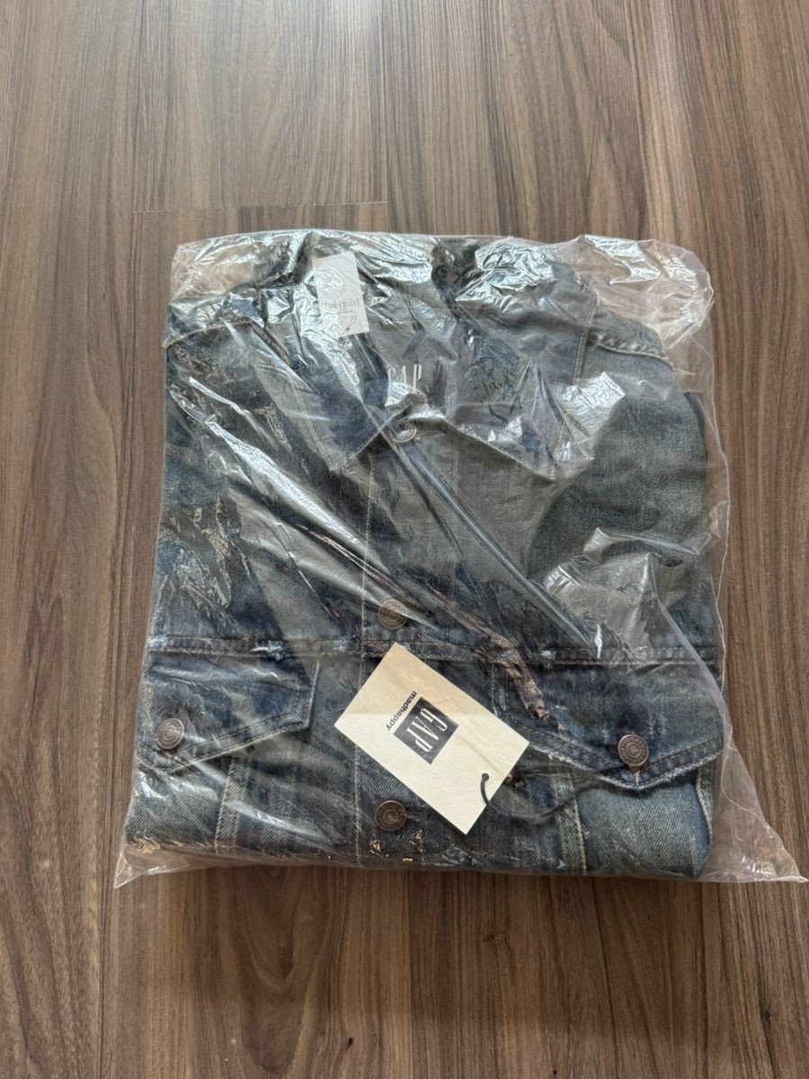 Gap × Madhappy GAP x Mad Happy Denim Jacket Distressed Dark Wash Size L Size US L / EU 52-54 / 3 - 8 Thumbnail