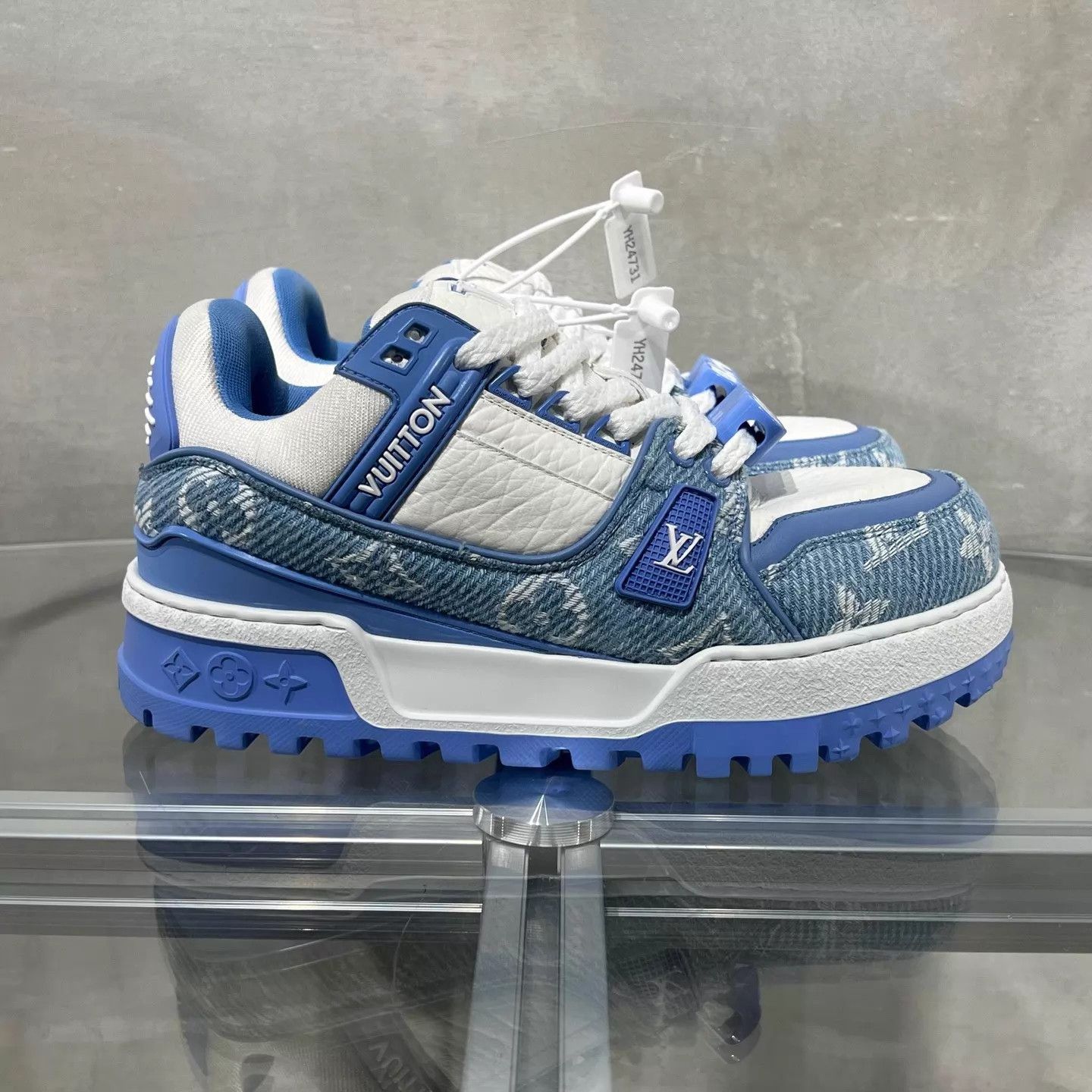 Louis Vuitton LV Trainer Maxi WhtBl Dnm Clefable UK3/37 YH24731 Size US 6.5 / IT 36.5 - 4 Thumbnail