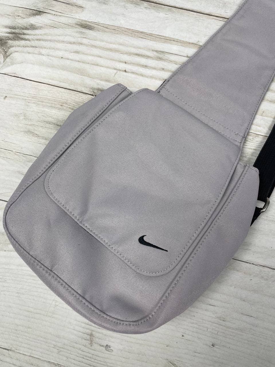 Nike Vintage Nike Sling Bag Crossbody 00s Swoosh Gorpcore Size ONE SIZE - 2 Thumbnail