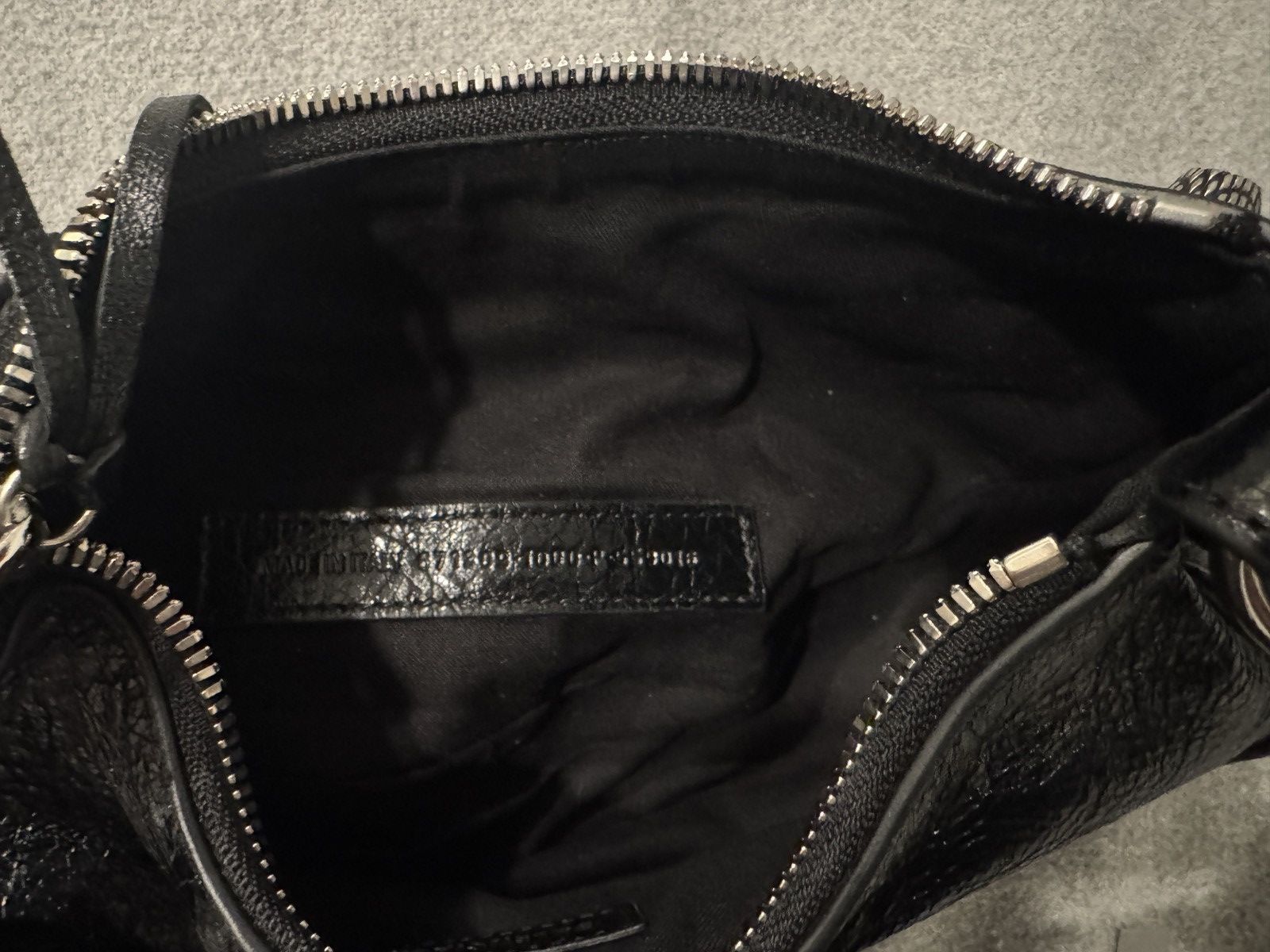 Balenciaga Balenciaga Le Cagole Shoulder Bag XSmall in Black Size ONE SIZE - 7 Thumbnail