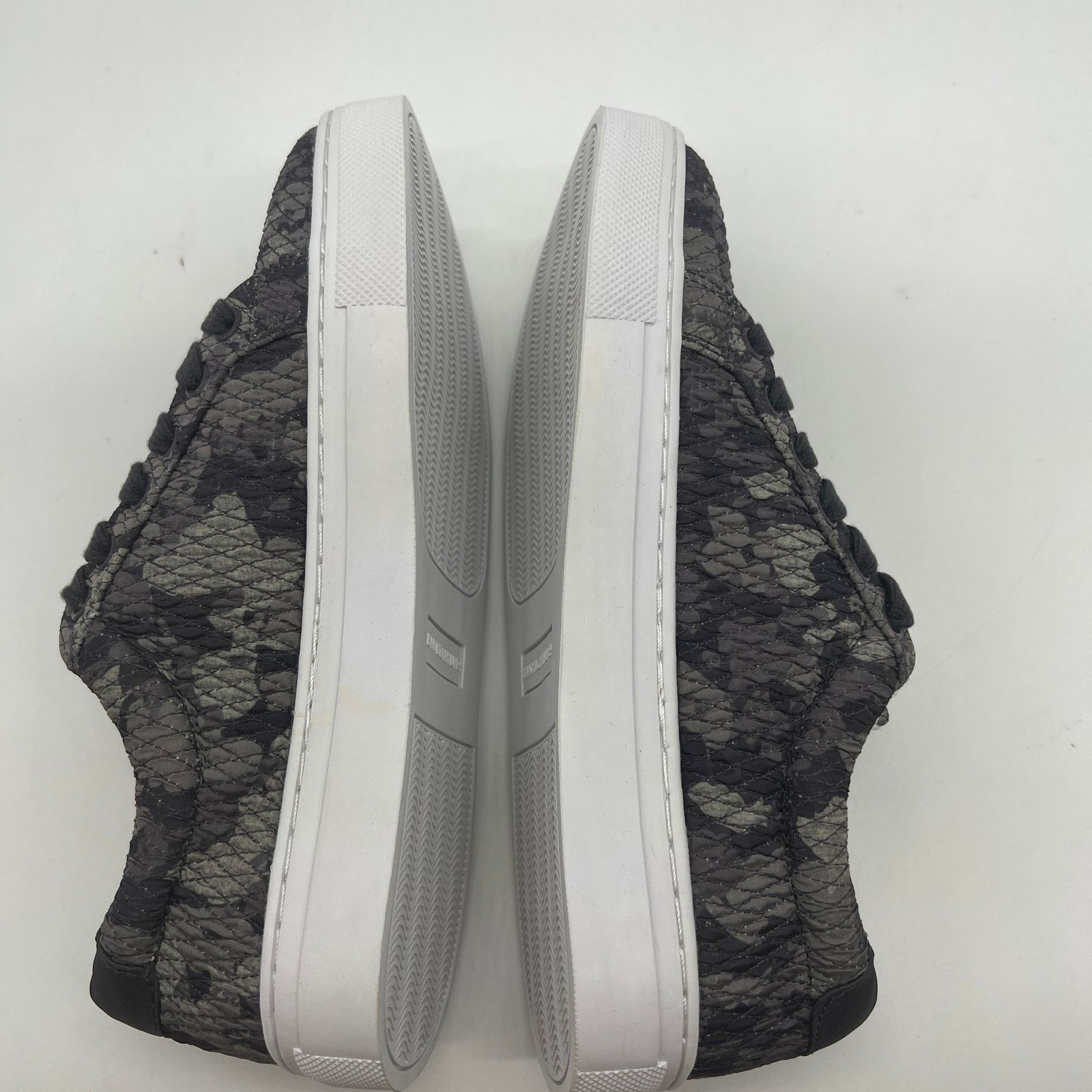 Other Isaac Mizrahi Live! SOHO Size 6 M Quilted Camo Printed Size US 6 / IT 36 - 9 Thumbnail