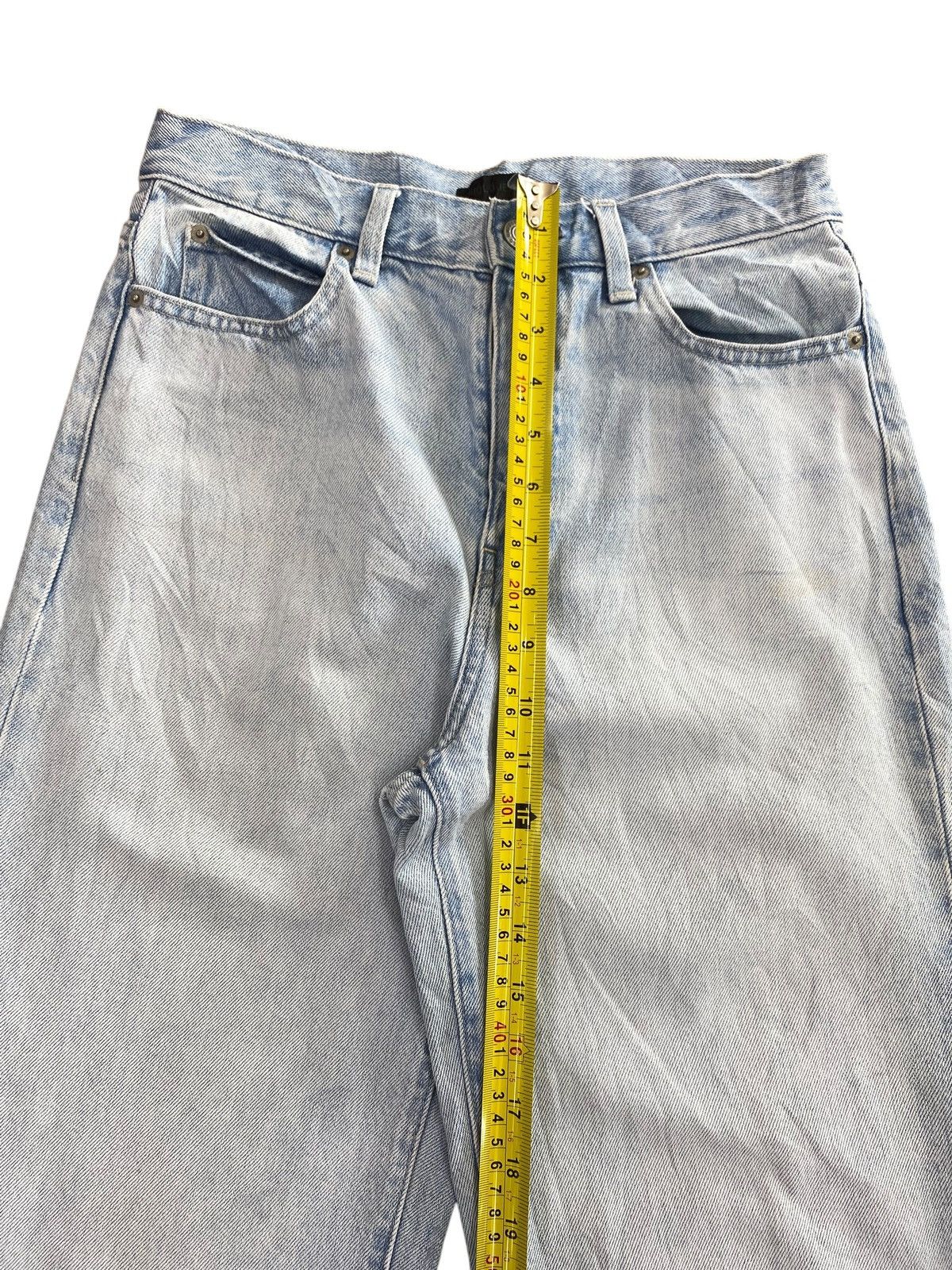 Uniqlo Uniqlo Brand Blue Faded Wash Style Loose Jeans Size US 27 - 11 Thumbnail