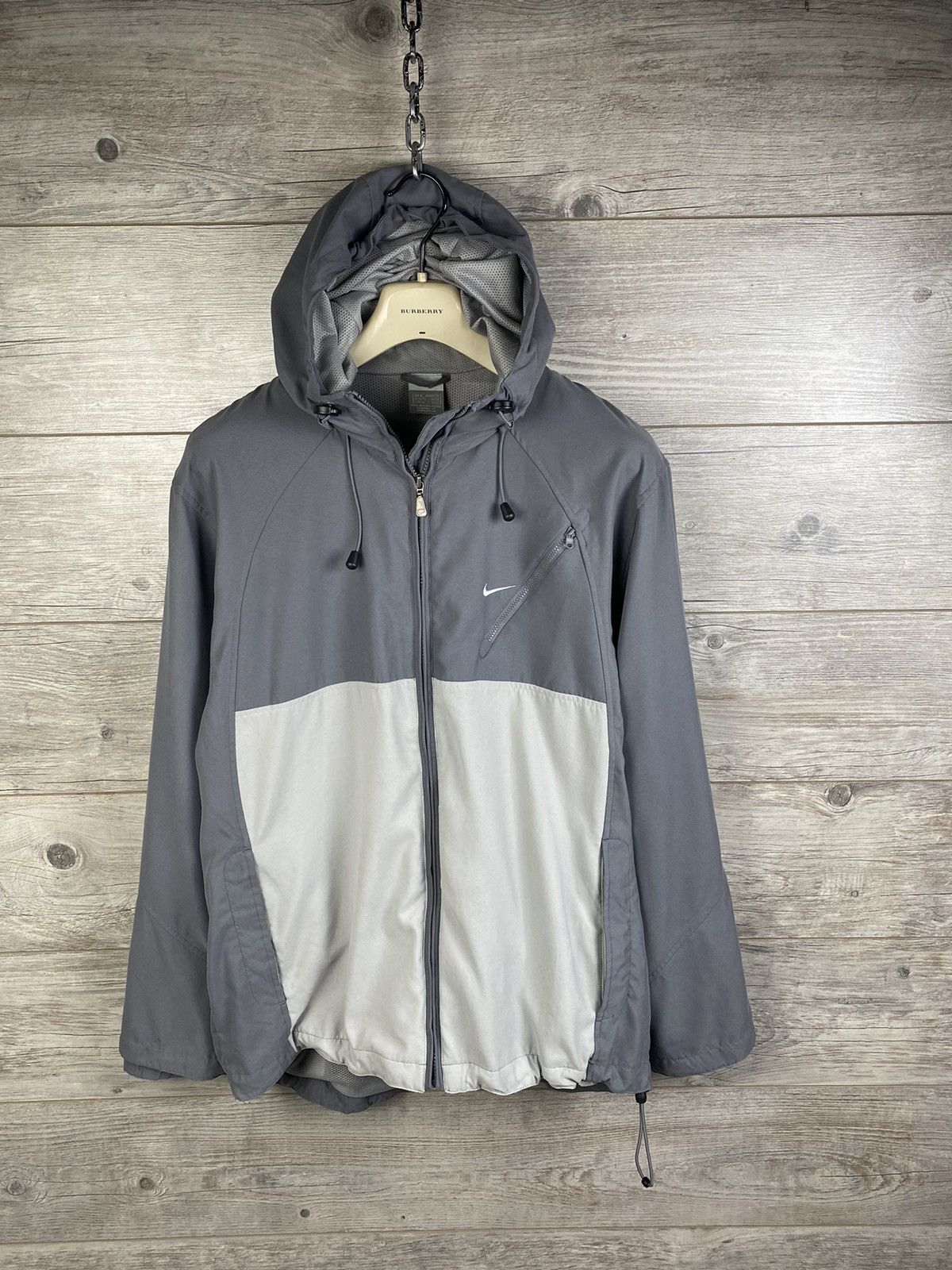 Nike Vintage Nike windbreaker with drawstring Y2K Gorpcore style Size US M / EU 48-50 / 2 - 4 Thumbnail