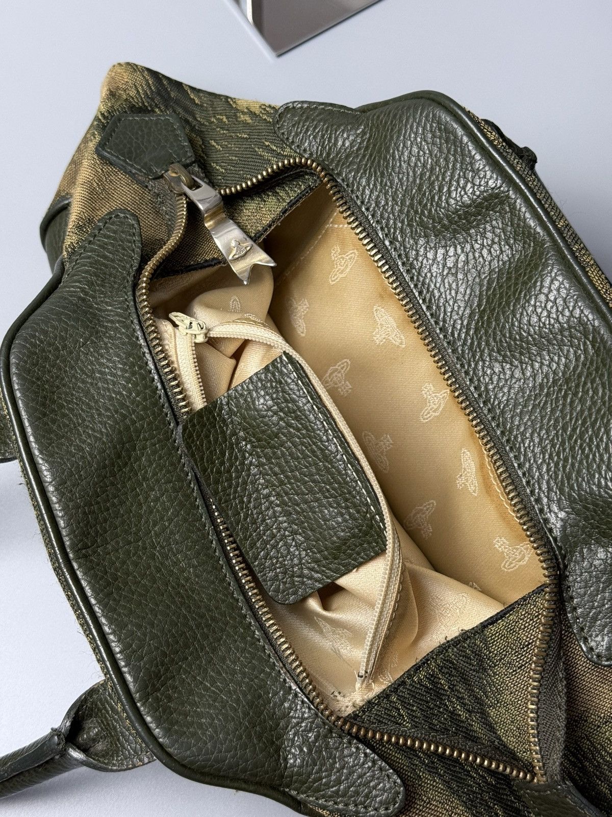 Vivienne Westwood Vintage Vivienne Westwood Hand Bag Size ONE SIZE - 13 Thumbnail