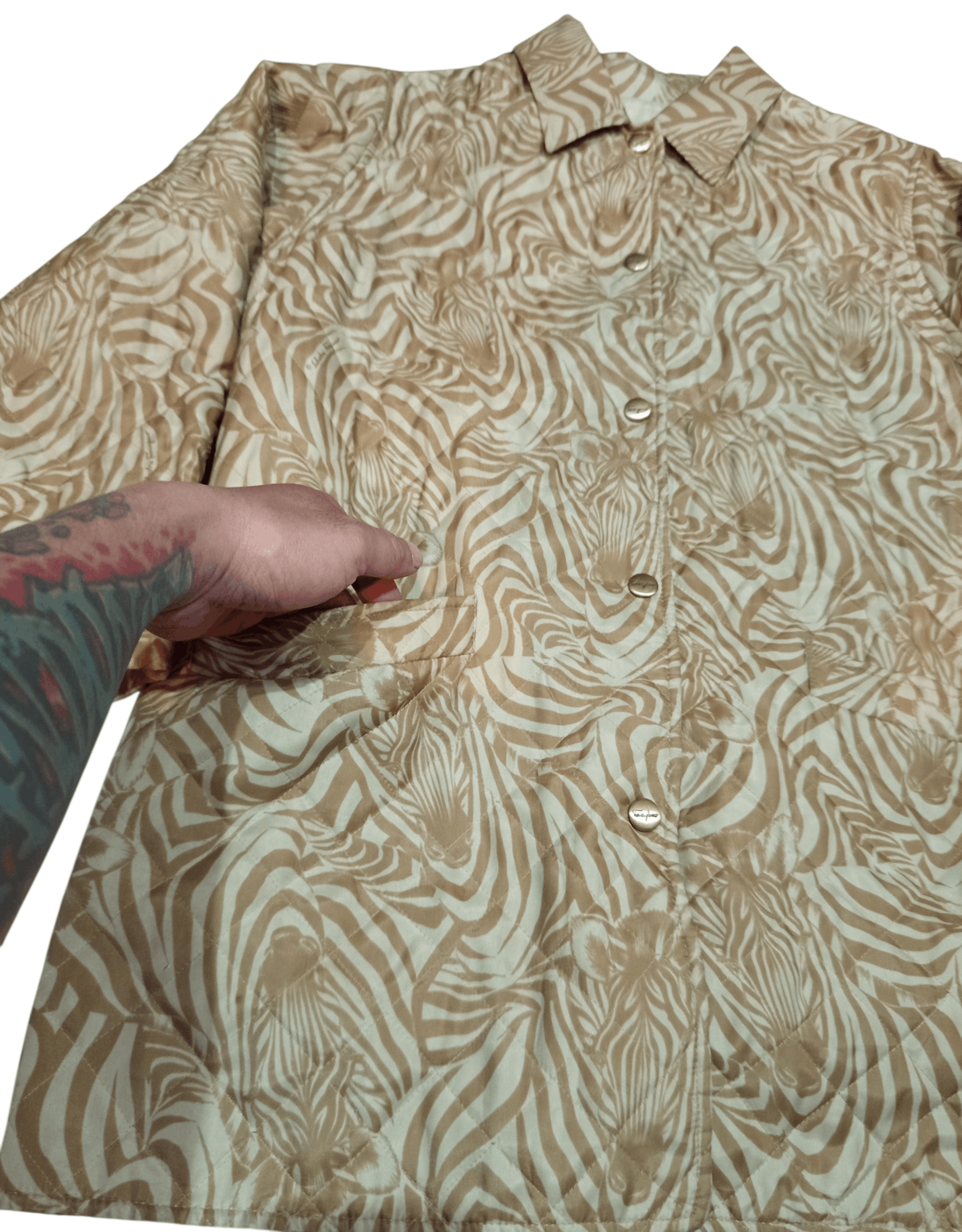 Salvatore Ferragamo Vintage Salvatore Ferragamo Quilted Animal Print Jacket Size M / US 6-8 / IT 42-44 - 6 Thumbnail