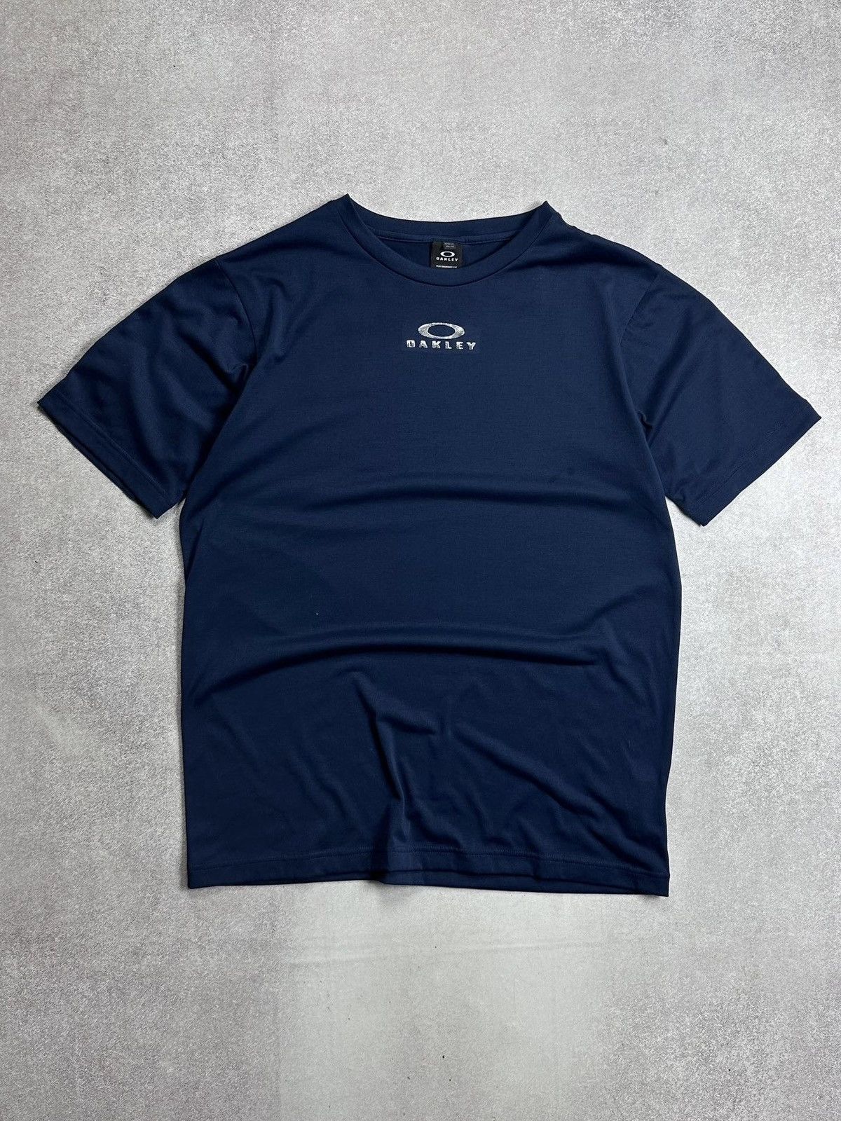 Oakley Vintage Oakley Software Y2K T-shirt XL Size US XL / EU 56 / 4 - 1 Thumbnail