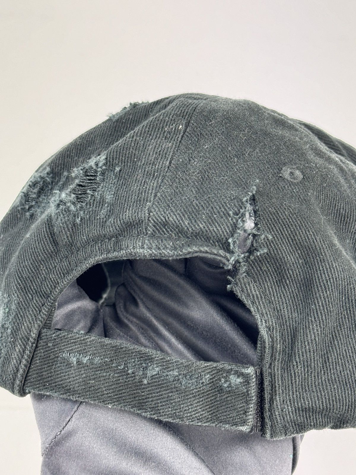 Balenciaga LOGO EMBROIDERED DISTRESSED CAP Size ONE SIZE - 8 Thumbnail
