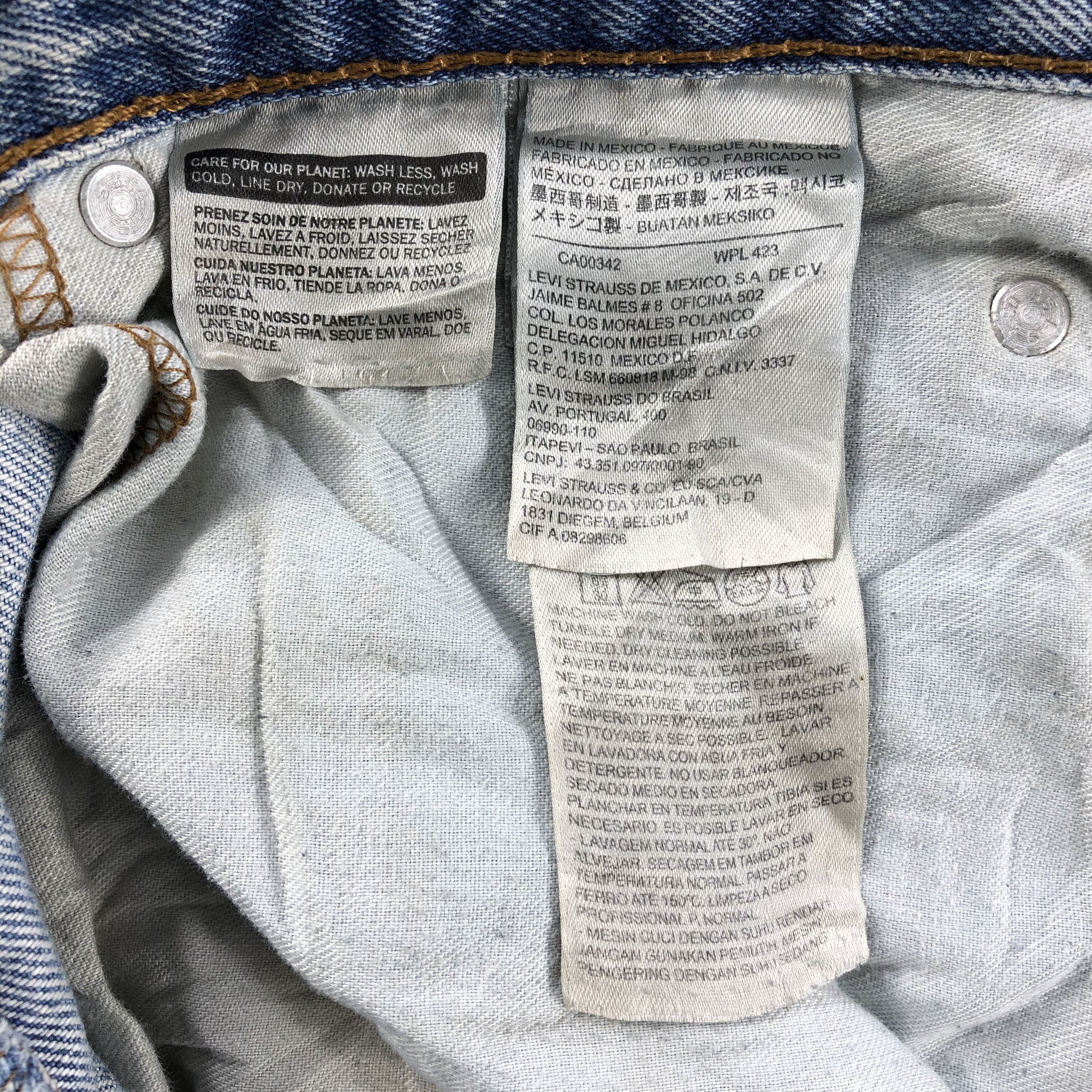 Levi's Vintage Levis 505 Light Wash Jeans- J1323 Size US 35 - 10 Thumbnail