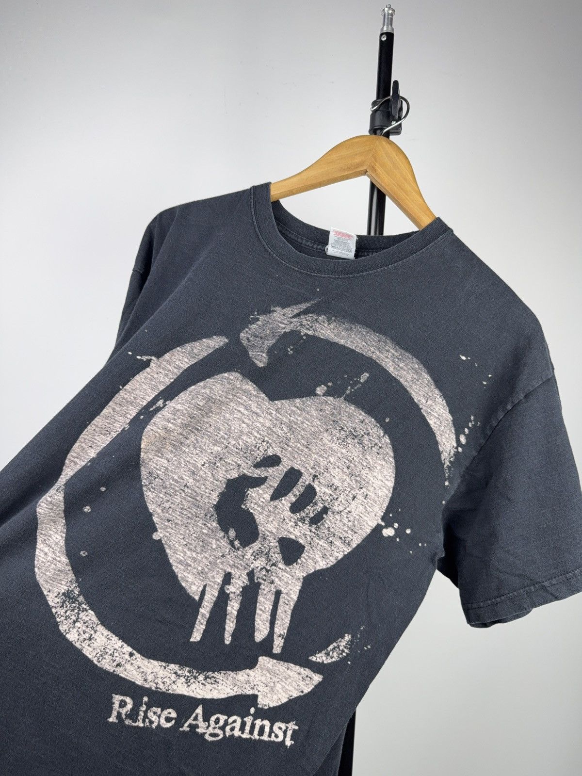 Band Tees 00s Rise Against Skull Fist Punk Band T-Shirt Vintage XL Size US XL / EU 56 / 4 - 6 Thumbnail