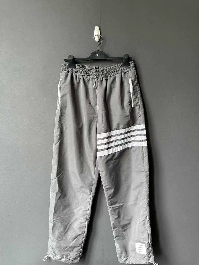 Thom Browne Thom Browne size3 Gray nylon trousers Size US 27 - 1 Thumbnail
