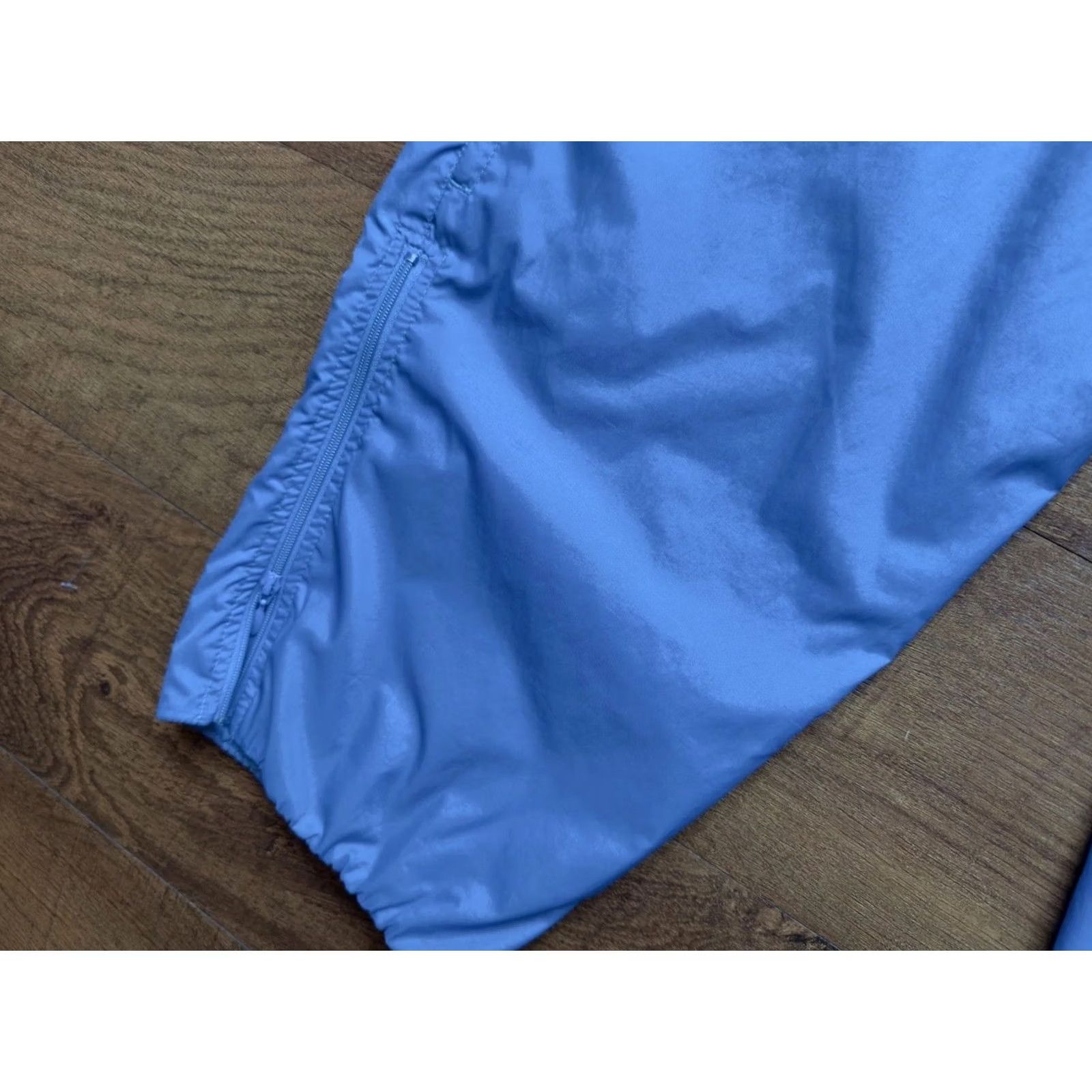 Nike VTG Y2K Nike Mens Track Pants Light Blue M Nylon Windbreaker Pockets Drawstring Ankle Zips 31in Inseam Sports Athleisure 90s Mens Size US 31 - 4 Thumbnail