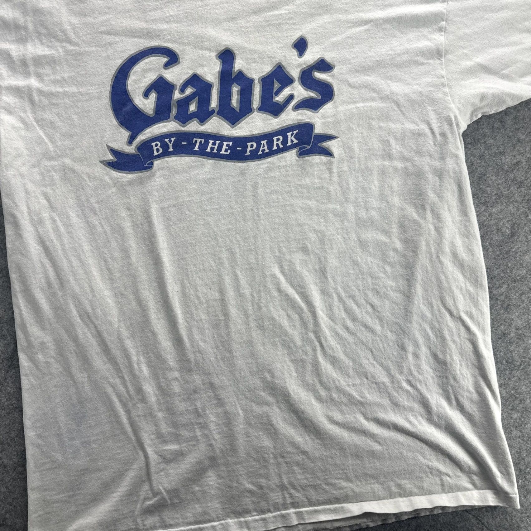 Hanes VINTAGE Hanes Beefy-T T-Shirt Mens 2XL White Graphic Print "Gabe's By The Park" 90s Bar Pub Size US XXL / EU 58 / 5 - 4 Thumbnail
