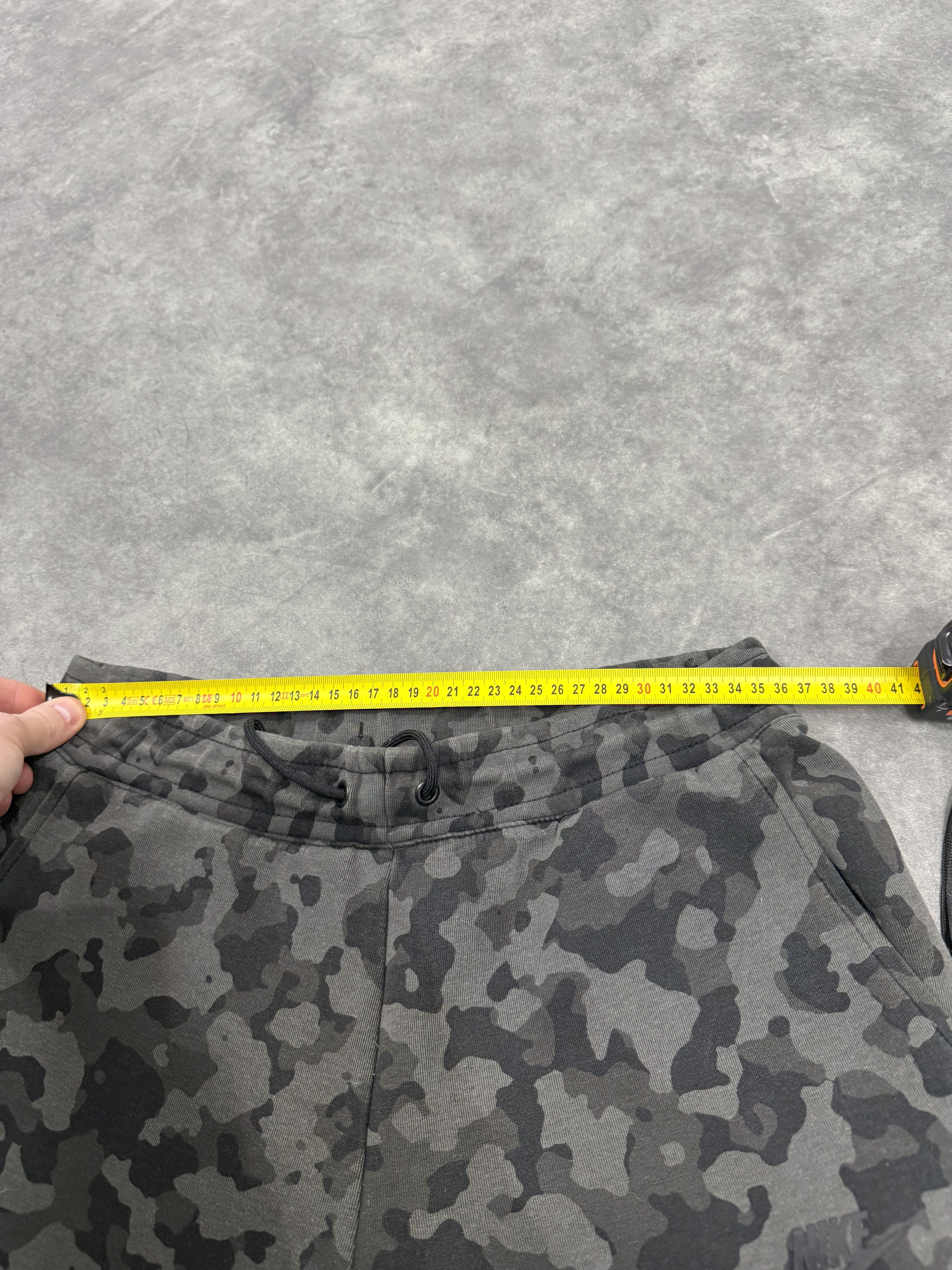 Nike Camo Nike Tech Fleece Sweatpants Size US 29 - 6 Thumbnail