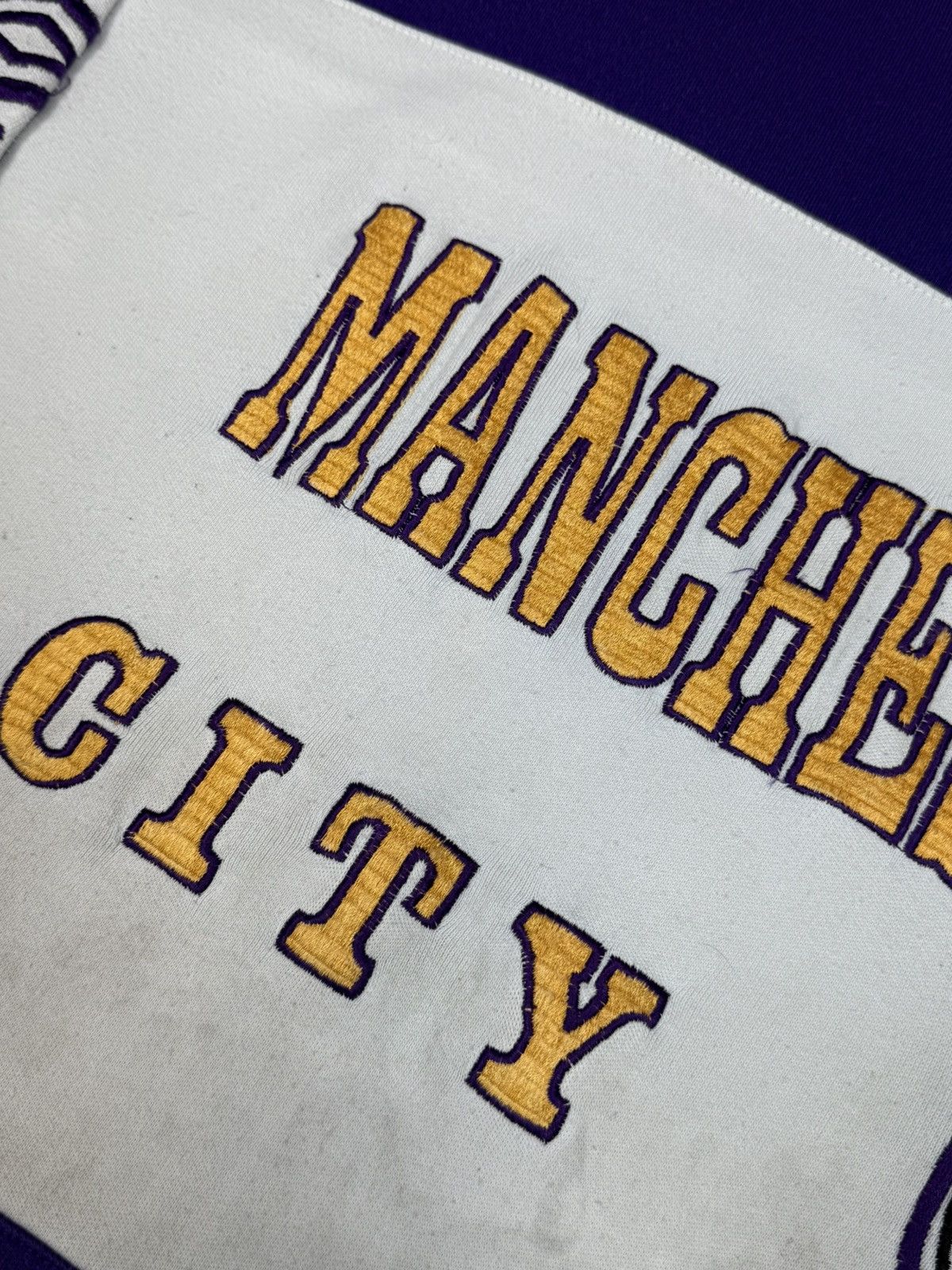 Umbro Vintage Umbro Manchester City 90 Big Logo White Sweatshirt Size US XL / EU 56 / 4 - 10 Thumbnail