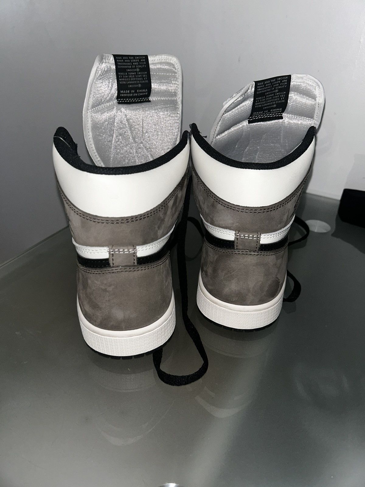Jordan Brand × Nike Air Jordan 1 Retro High OG Dark Mocha Size US 9 / EU 42 - 14 Thumbnail
