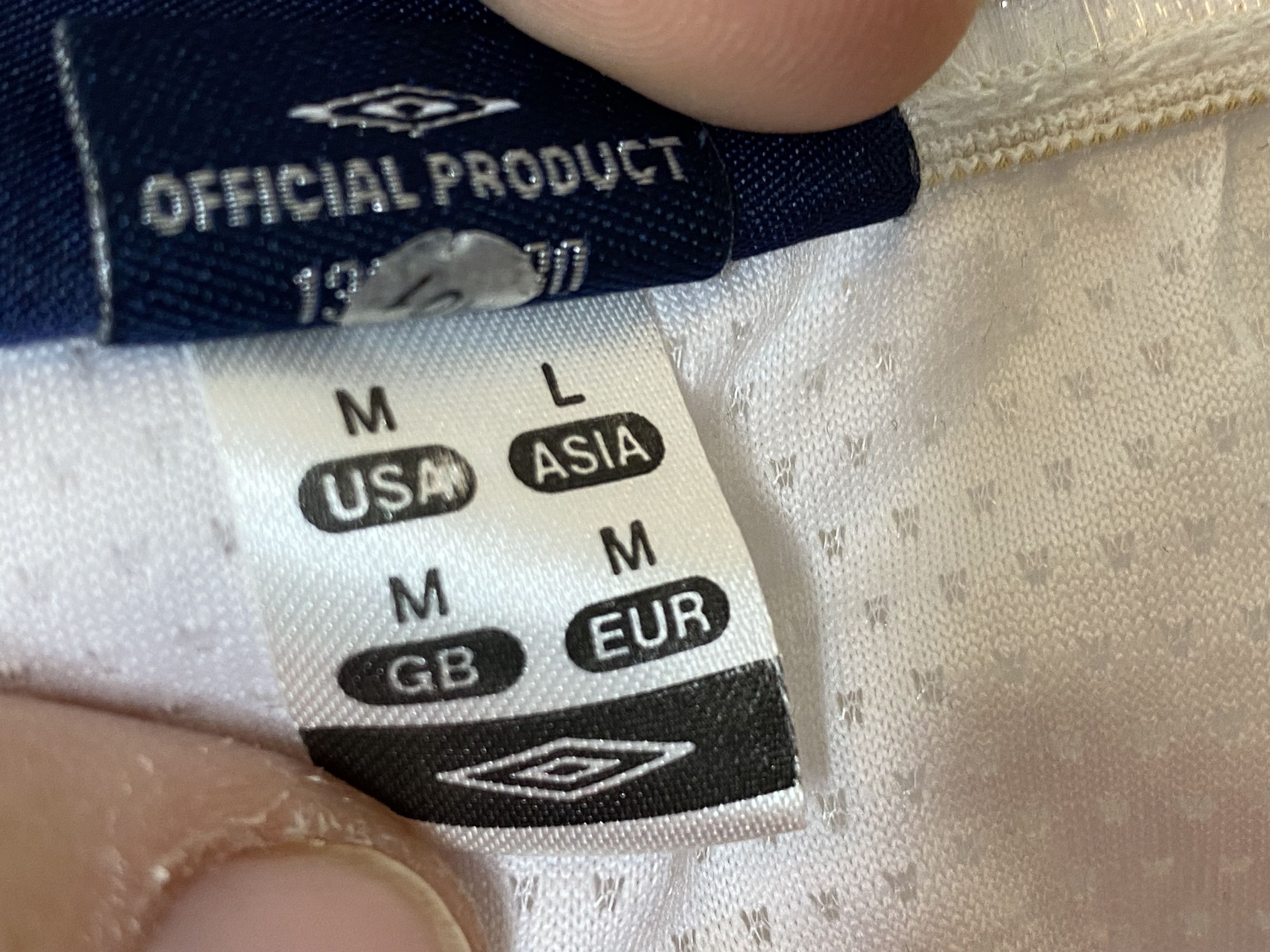 Umbro ENGLAND NATIONAL TEAM 2006 2008 AWAY FOOTBALL SOCCER SHORTS Size US 34 / EU 50 - 6 Thumbnail