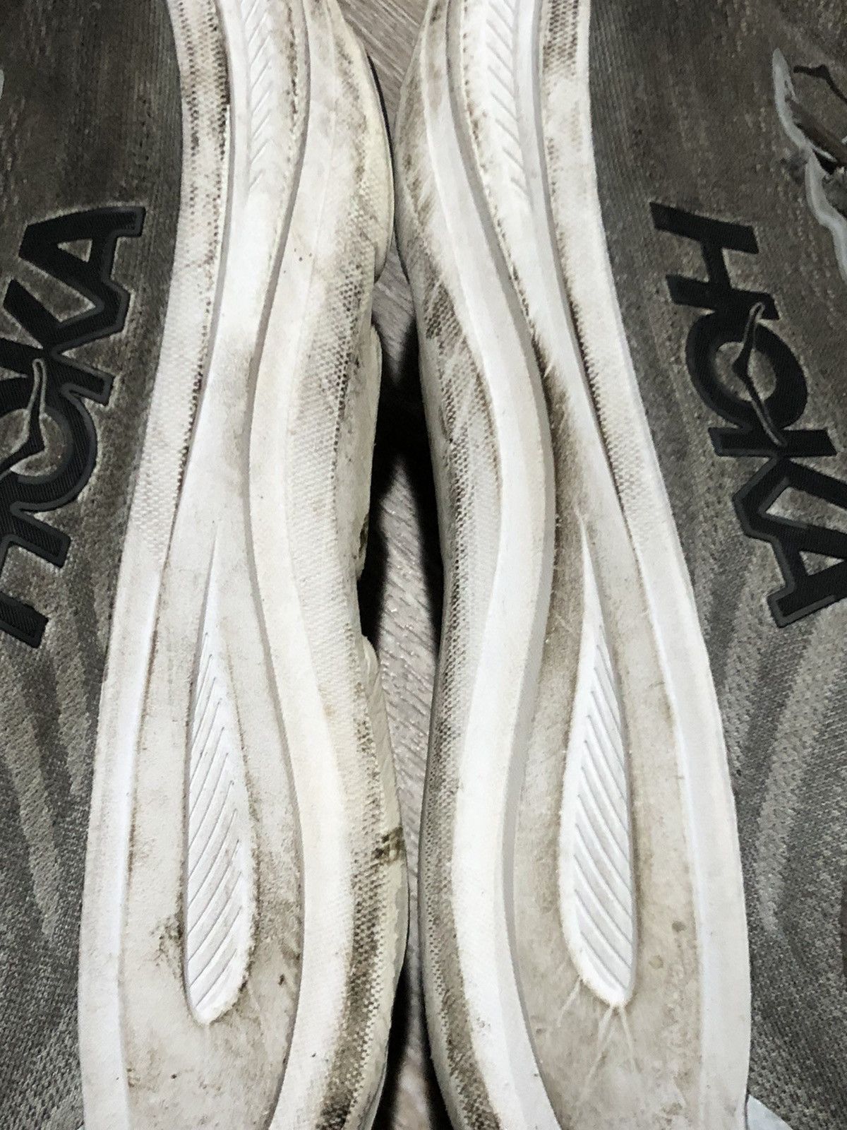 Hoka Hoka One One Bondi 9 Shoes Mens Size 10.5 2E Wide Gray Size US 10.5 / EU 43-44 - 12 Thumbnail