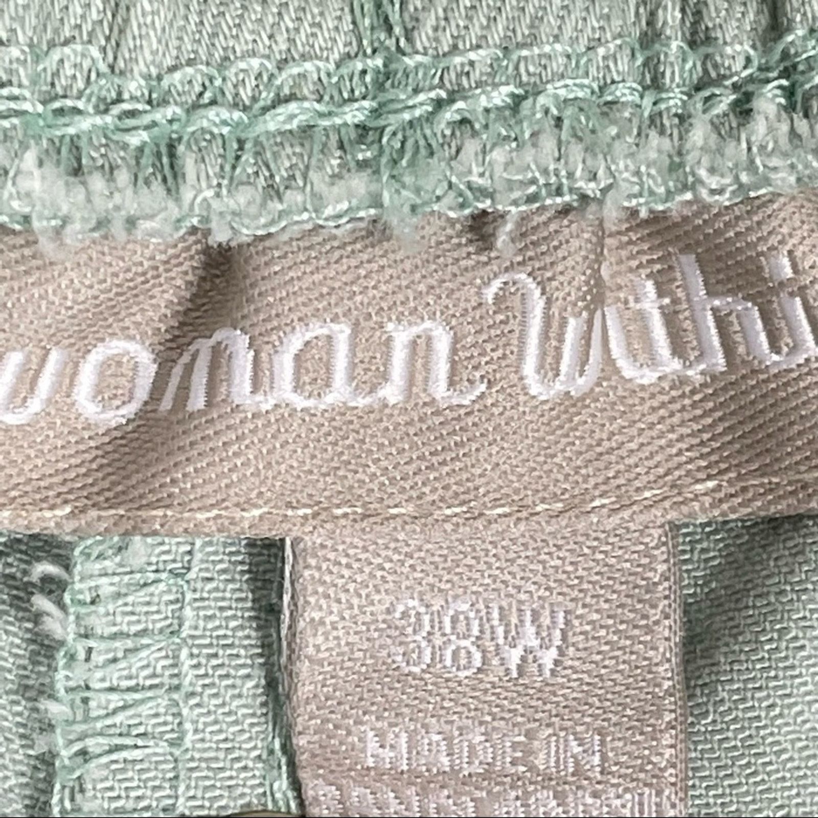 Other WOMAN WITHIN Plus Size Capri Pants Pale Green Size 38W NWT Size 25" / US 0 / IT 36 - 4 Thumbnail