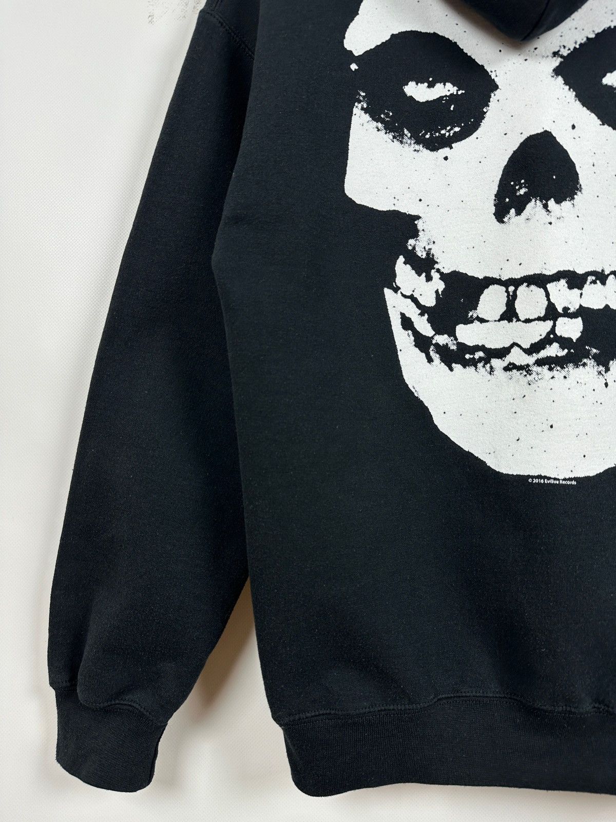 Band Tees 2016 Misfits Crimson Ghost Punk Rock Band Hoodie Size US M / EU 48-50 / 2 - 6 Thumbnail