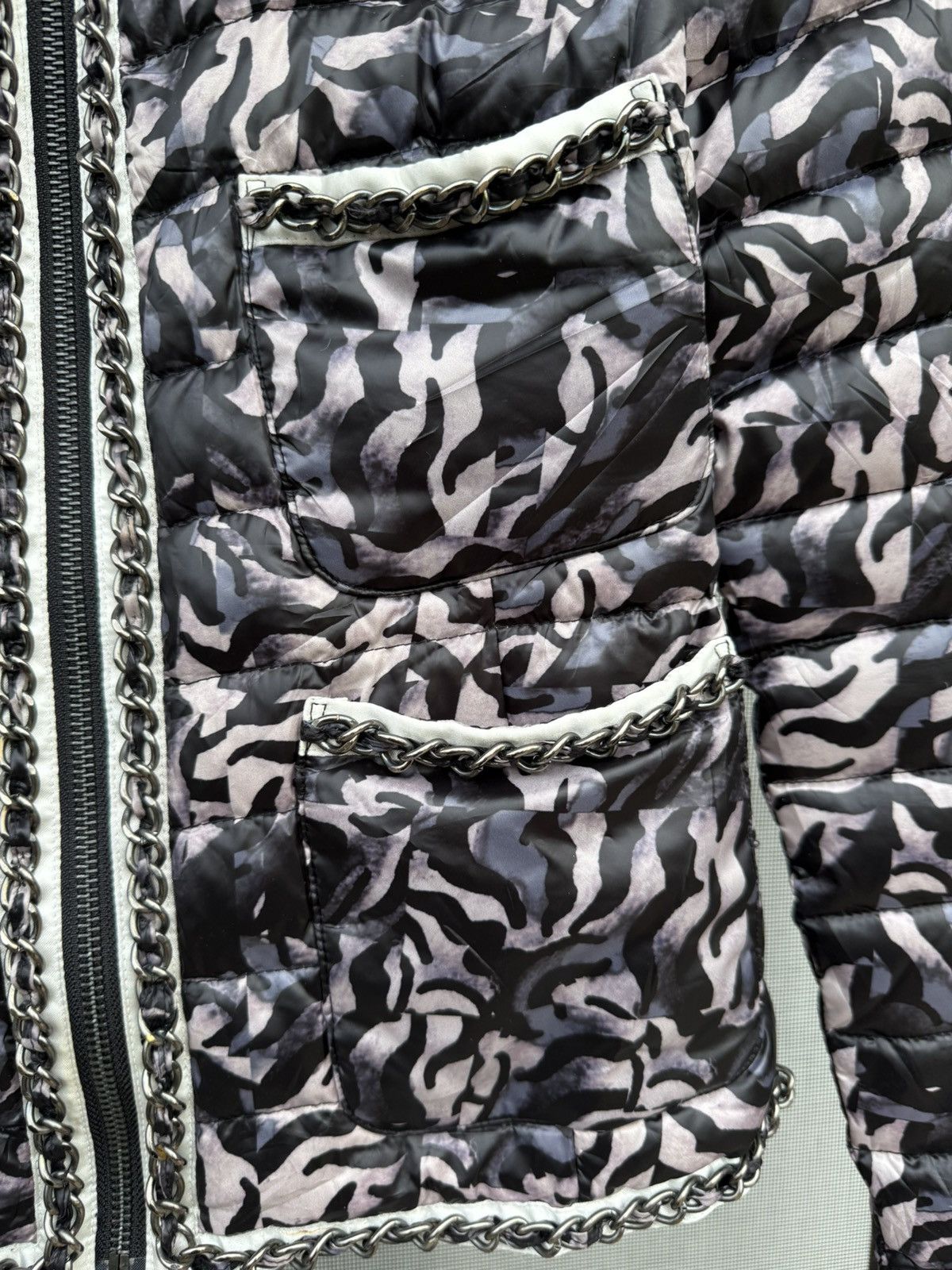Ed Hardy Ed Hardy Quilted Down Jacket Chain Details Tiger XS(Fits S) Size XS / US 0-2 / IT 36-38 - 14 Thumbnail