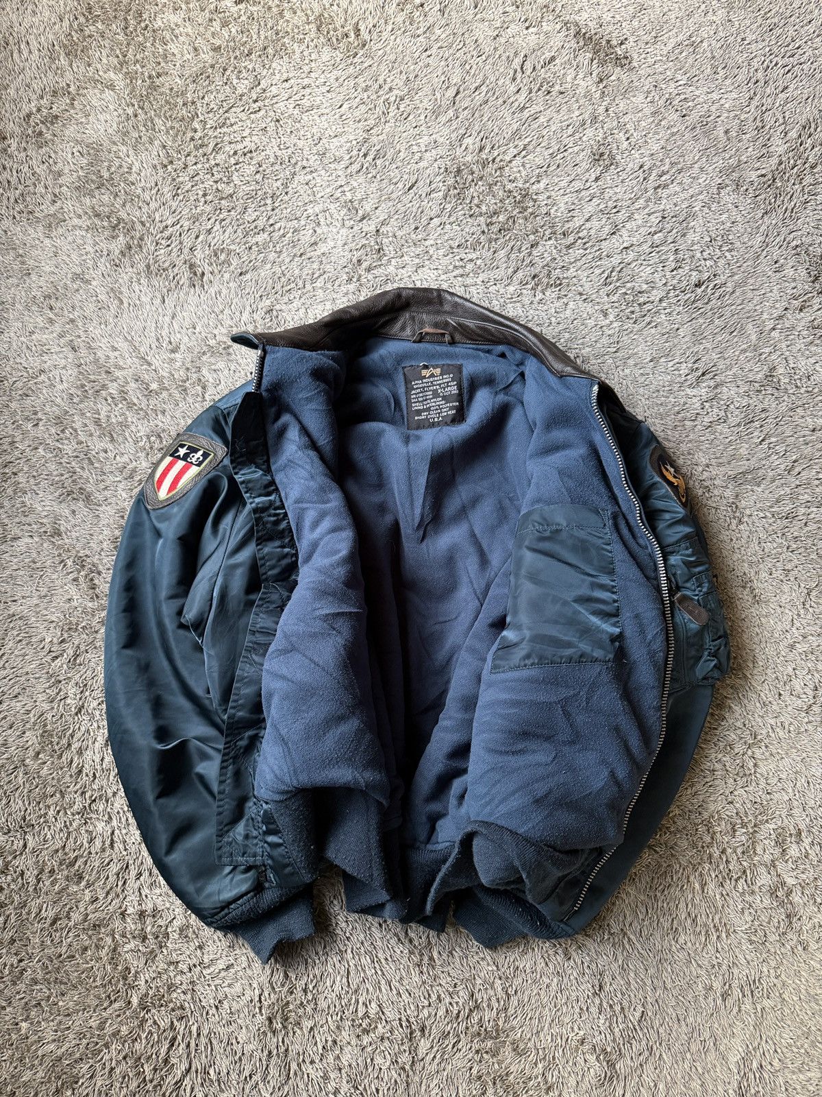 Alpha Industries Alpha Industries bomber. Size US L / EU 52-54 / 3 - 12 Thumbnail