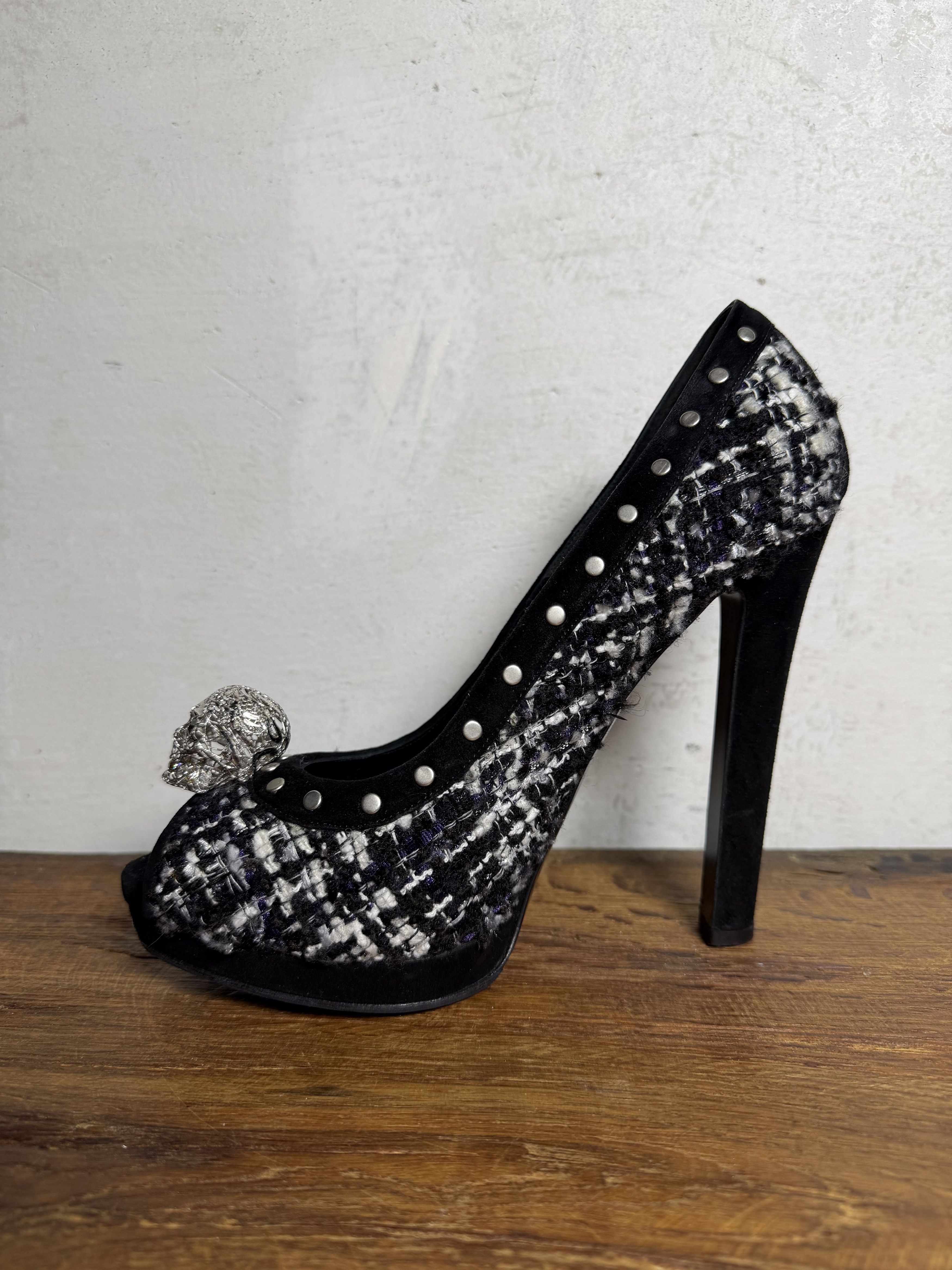 Alexander McQueen Alexander McQueen Tweed Studded Skull Peep Toe Pump Shoes Size US 9.5 / IT 39.5 - 5 Thumbnail