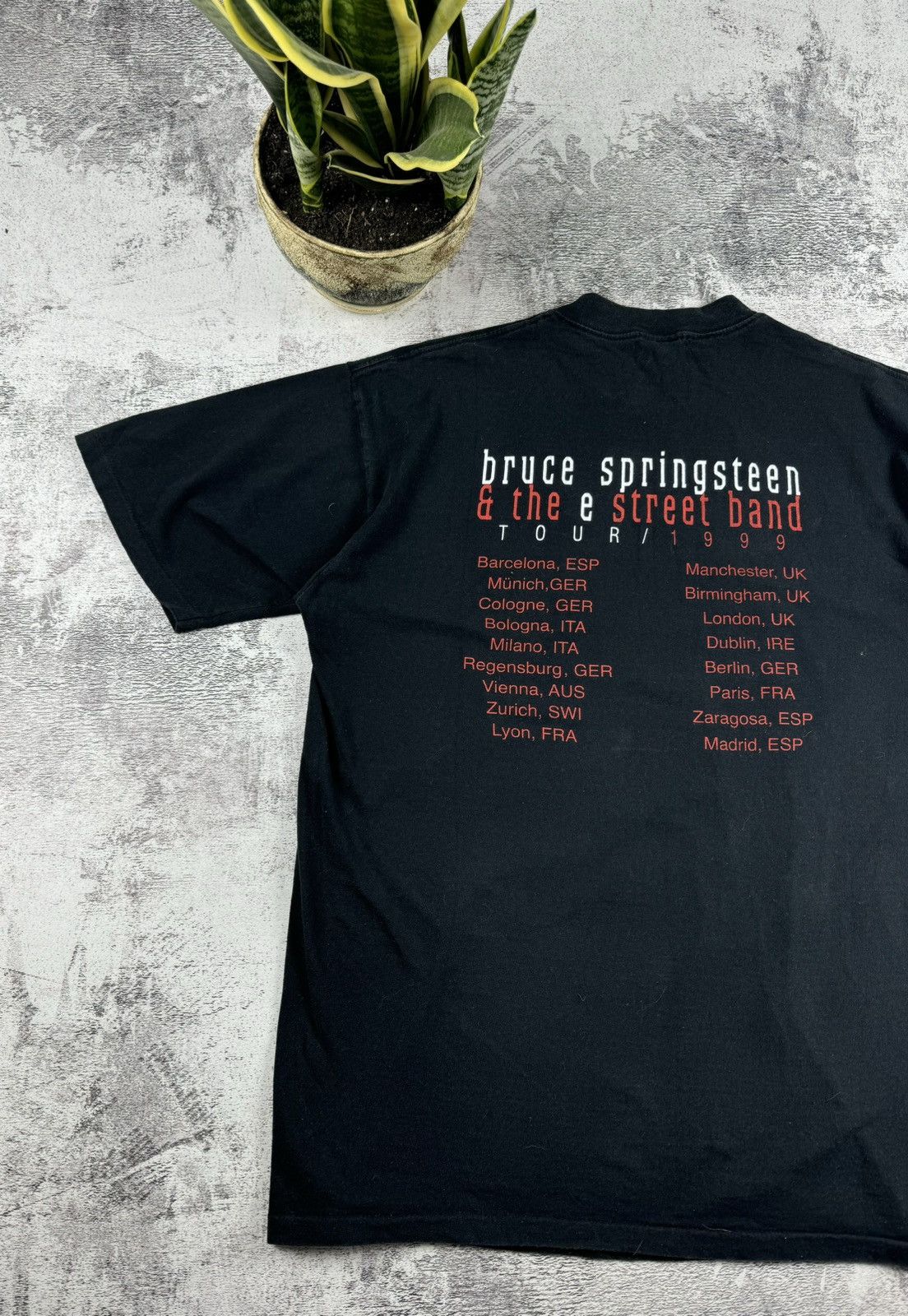 Band Tees 90S Bruce Springsteen 1999 Black Merch Faded Rock T Shirt Tee Size US XL / EU 56 / 4 - 4 Thumbnail
