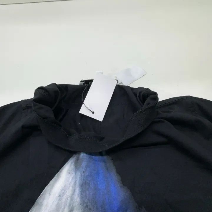 Givenchy Givenchy Givenchy Shark Print Slim Fit TShirt -2507 Size US S / EU 44-46 / 1 - 6 Thumbnail