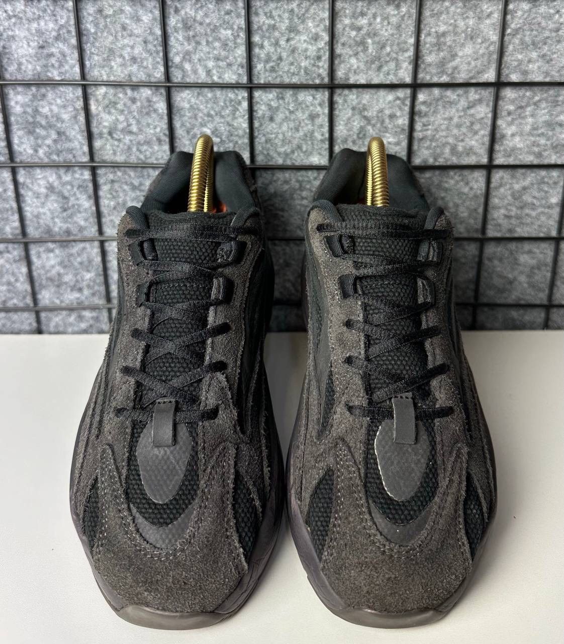 Adidas × Kanye West Adidas Yezzy Boost 700 V2 Vanta size us 3 Size US 5 / IT 35 - 3 Thumbnail