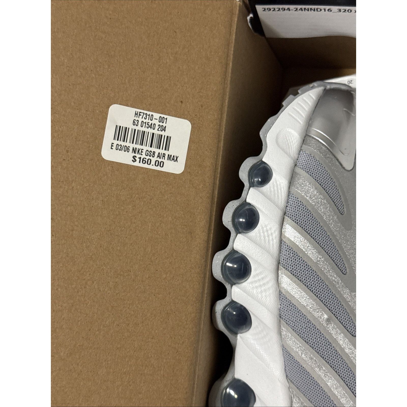 Nike Nike AirMax GN8 Size 5y (GS) Wolf grey/Metallic Silver Size US 5 / EU 37 - 7 Thumbnail