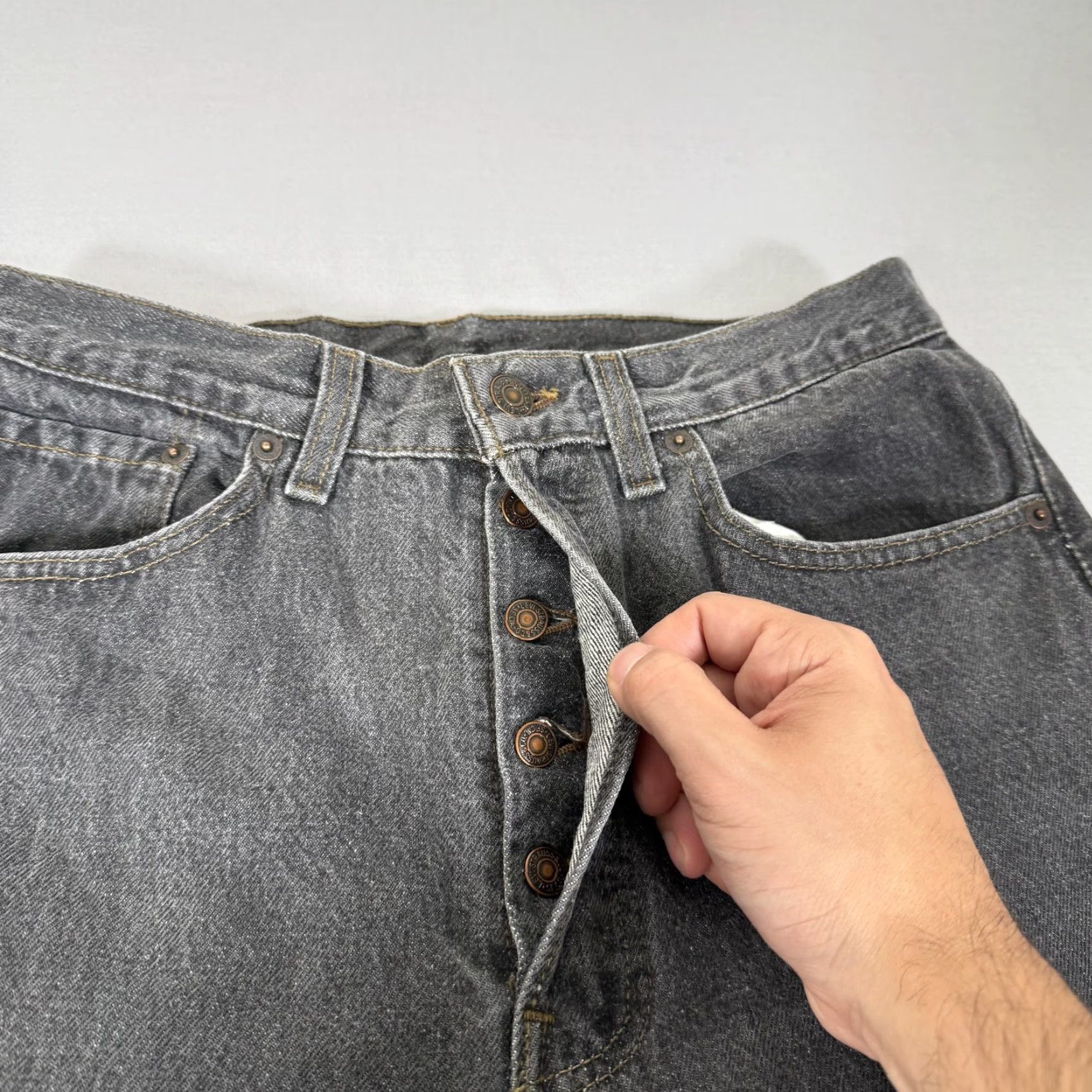 Levi's VINTAGE Levi's 501 Jeans Men 32x34 Straight Denim Pants Charcoal Gray 90s USA Size US 32 / EU 48 - 3 Thumbnail