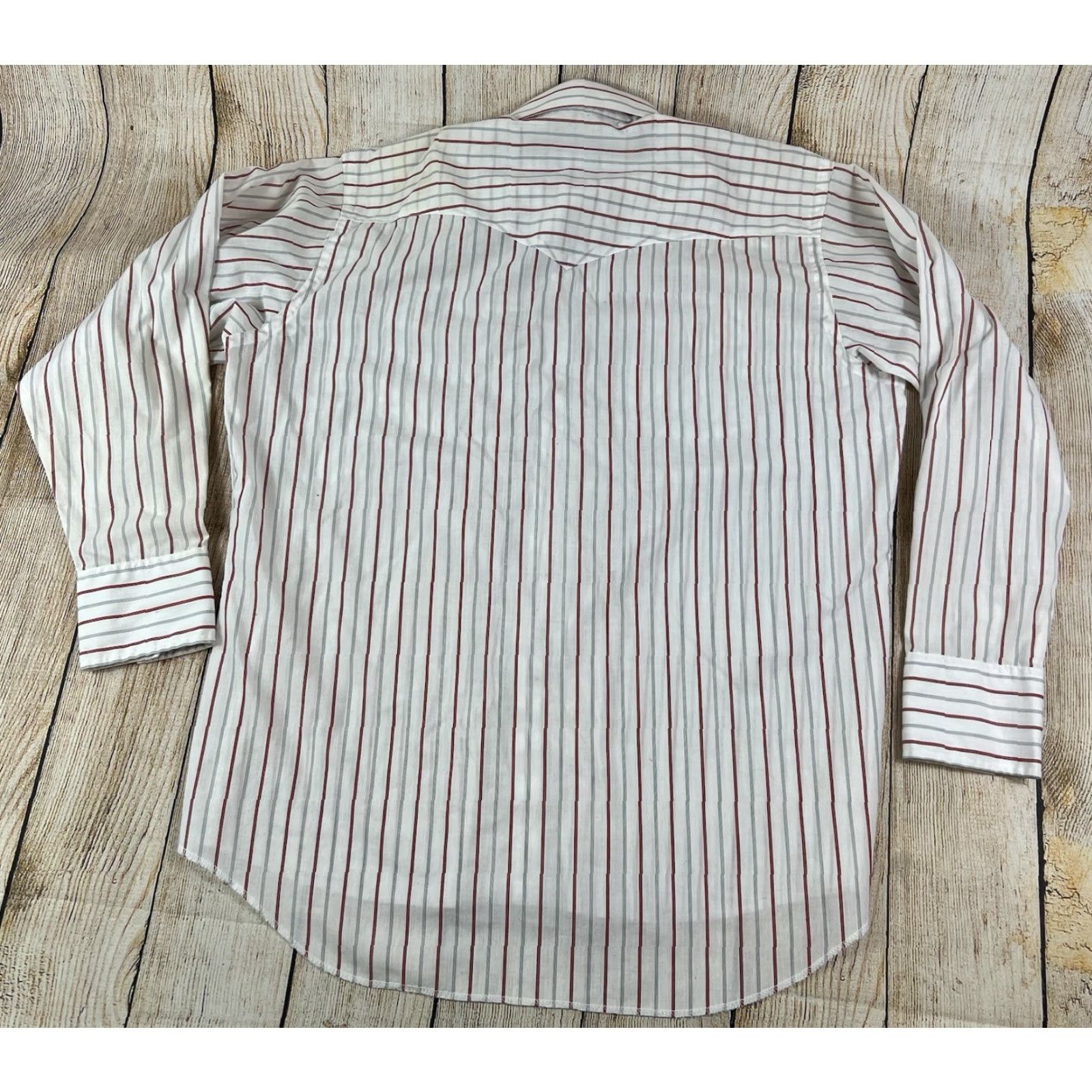 Wrangler VINTAGE Wrangler Pearl Snap Shirt Western Men XL White Long Sleeve Pinstripe 17-35 X Long Tails Yellowing Size US XL / EU 56 / 4 - 3 Thumbnail