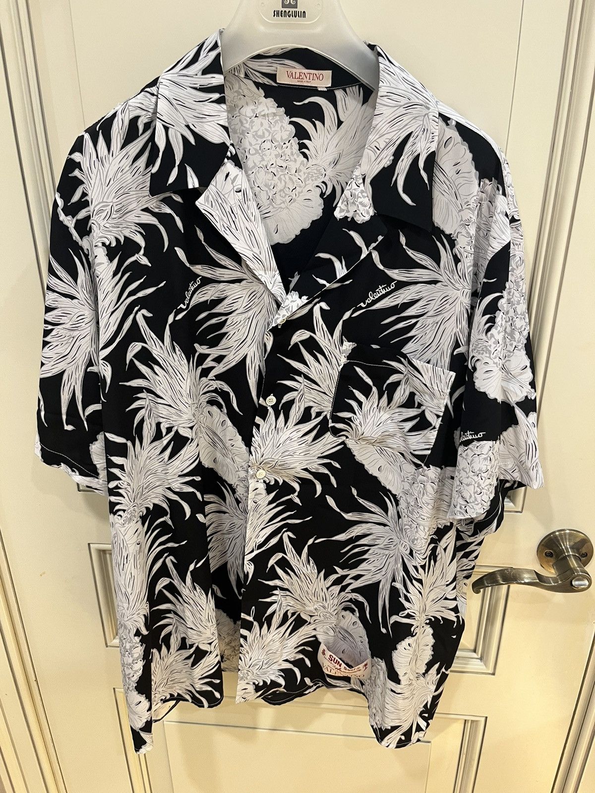 Valentino Pineapple print silk bowling shirt size46 Size US S / EU 44-46 / 1 - 22 Thumbnail