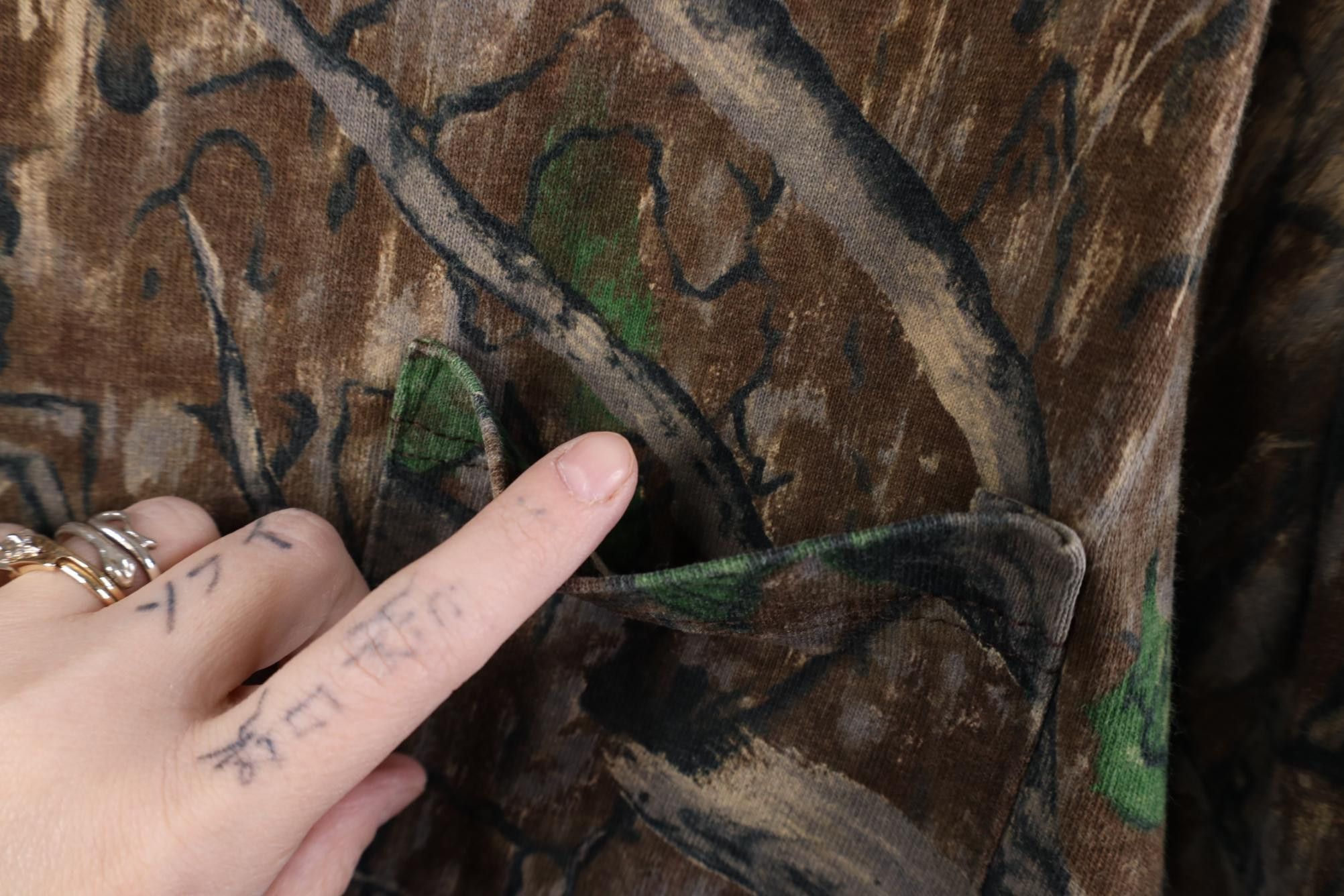 Vintage Vintage 90s Streetwear Camouflage Long Sleeve T-Shirt USA Size US XXL / EU 58 / 5 - 4 Thumbnail